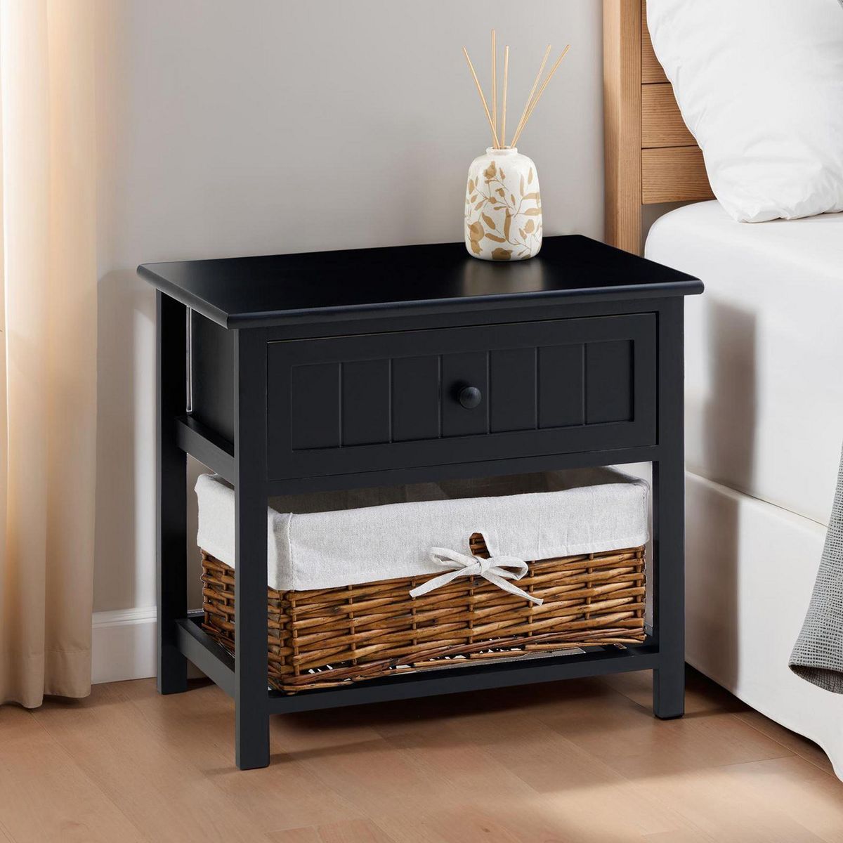 IDIMEX Table de chevet AKURE avec 1 tiroir et 1 panier en bois