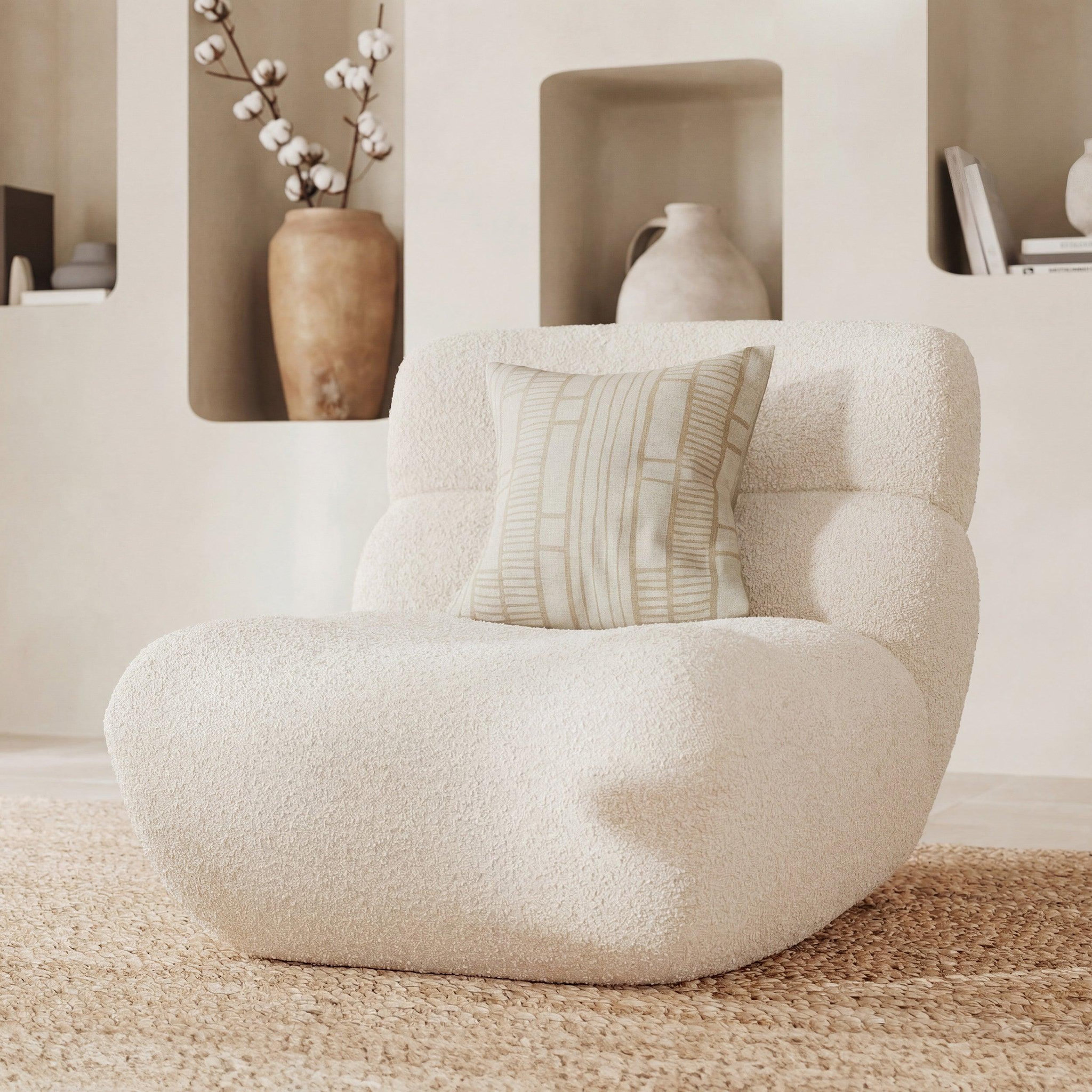 Voir la diapositive 2 : MAISON PAVANE Fauteuil en tissu bouclé blanc-teddy