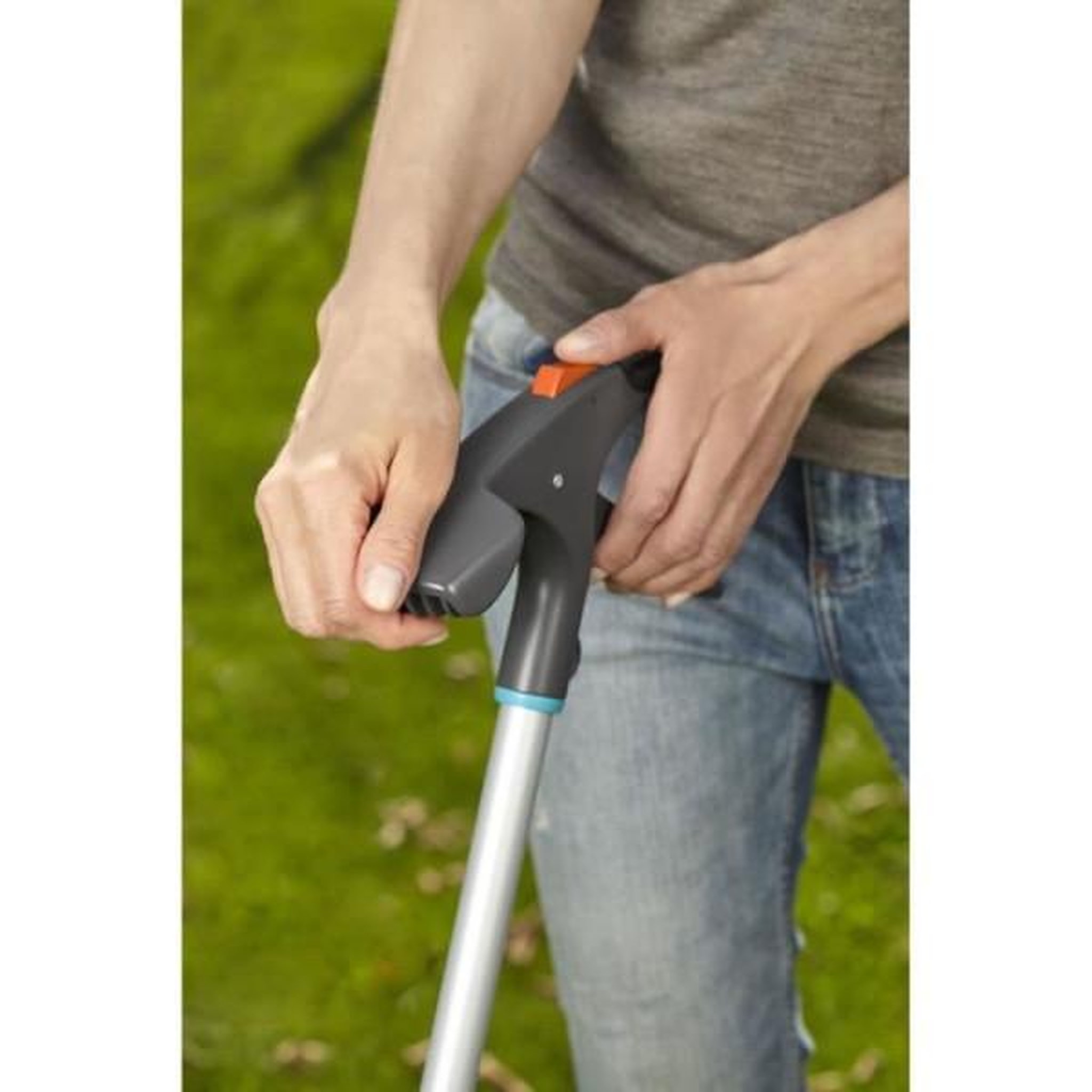 Voir la diapositive 4 : Gardena GARDENA Cisaille a gazon orientable Comfort – Lames pivotantes – Revetement anti-adhérence – Poignée ergonomique – (12