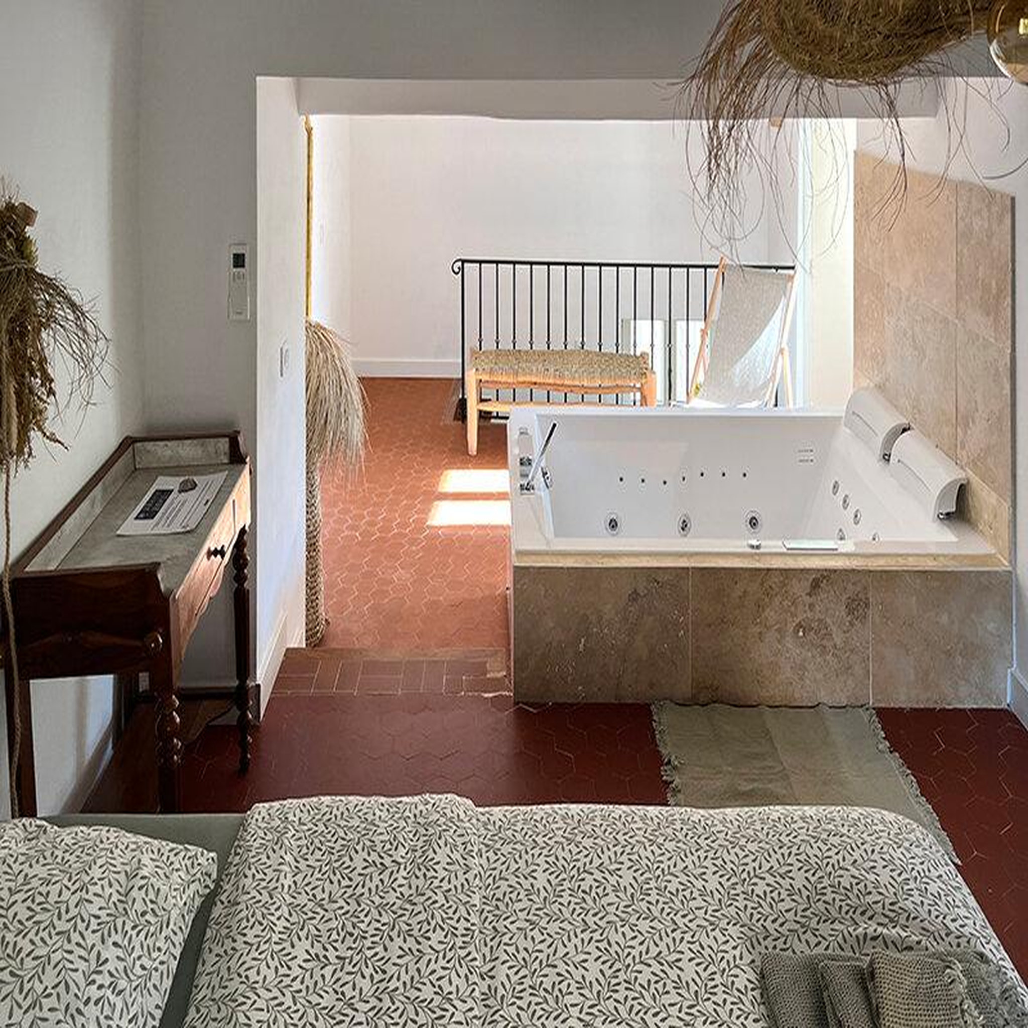 Voir la diapositive 2 : Smartbox 2 jours en maison de vacances à bormes-les-mimosas - coffret cadeau séjour