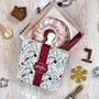 Voir la diapositive 2 : Paris Prix Boîte à Gâteau Imprimée  Noël  25cm Blanc & Rouge