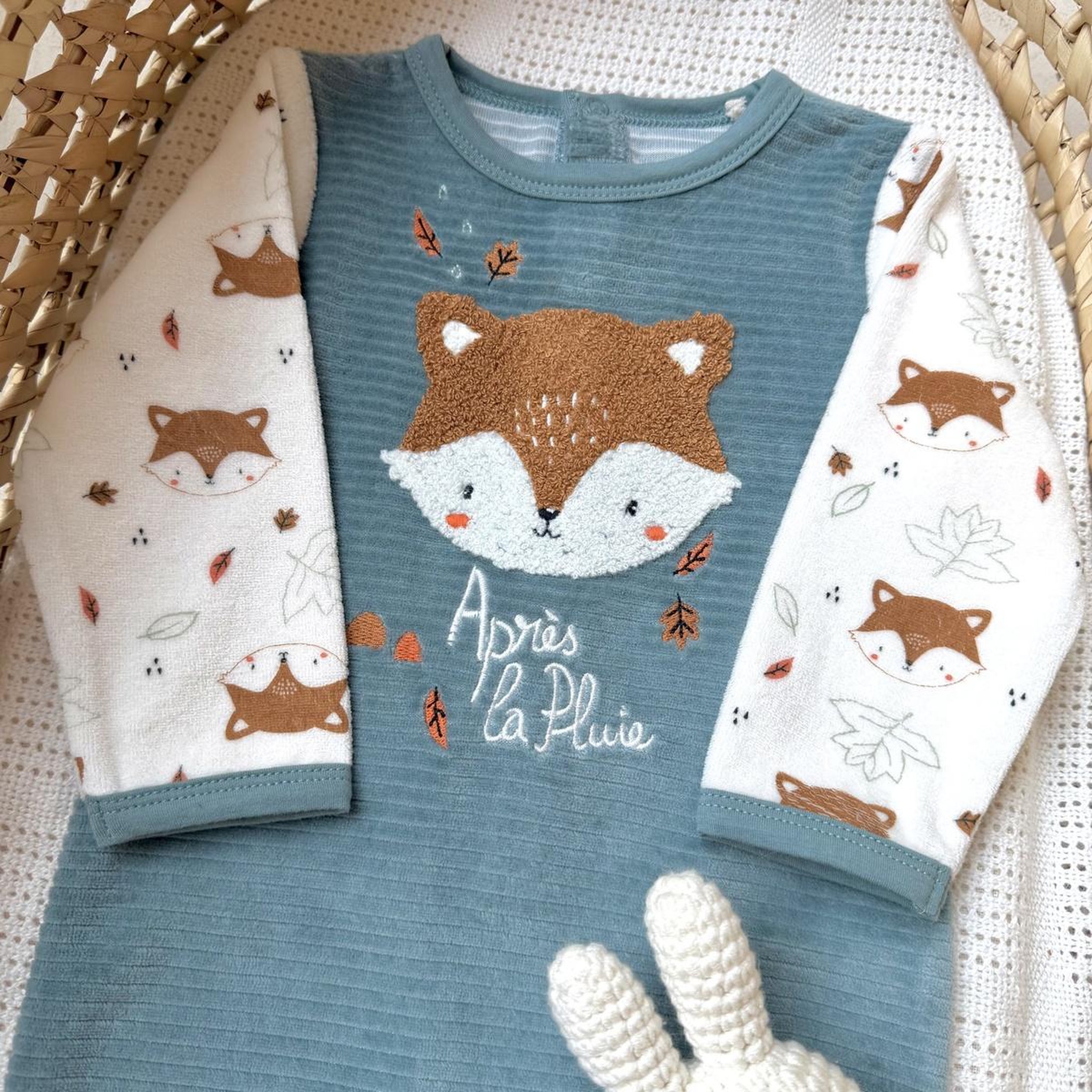 Voir la diapositive 5 : PETIT BEGUIN Pyjama bébé en velours ginkgo