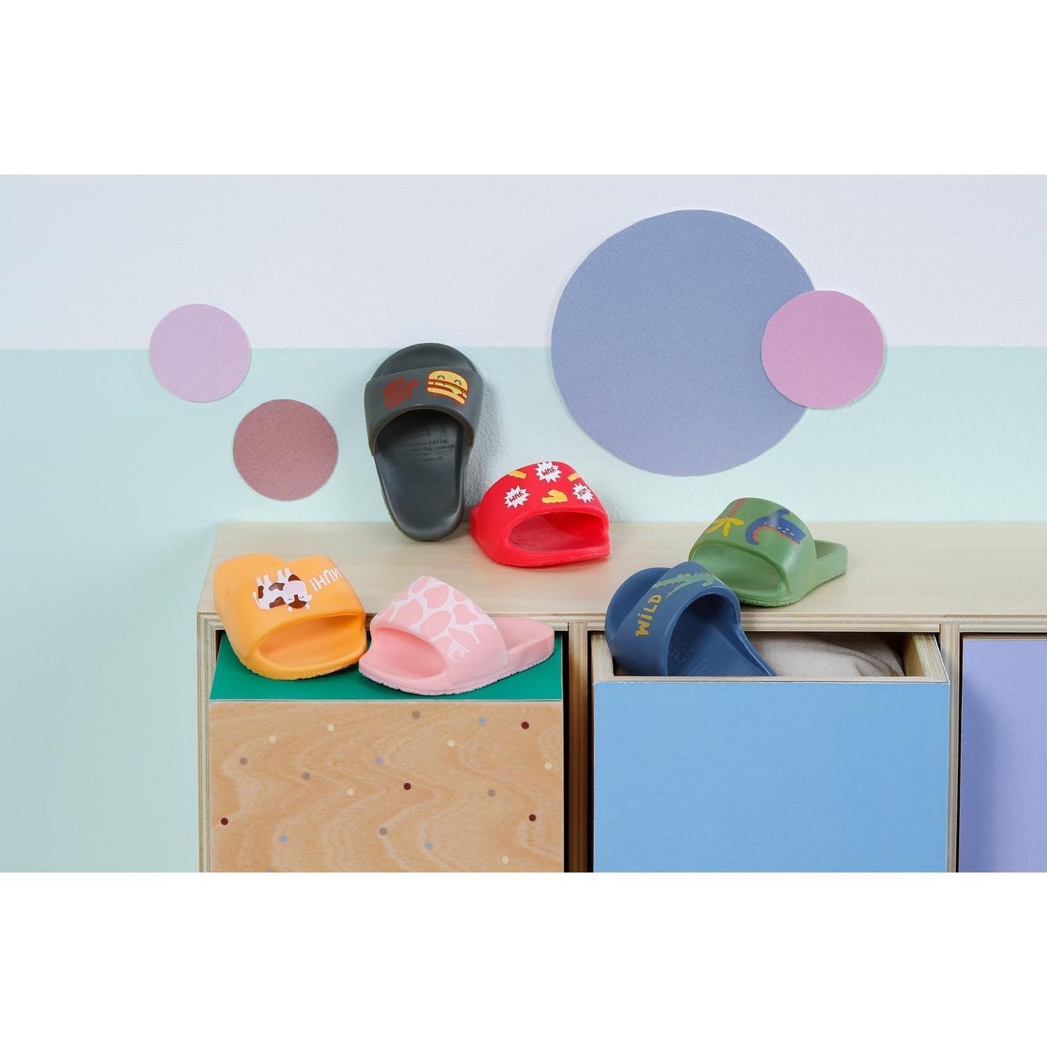 Voir la diapositive 5 : Zapf Creation BABY born - Chaussons colorés pour poupées