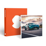 Smartbox Stage de pilotage : 2 tours sur le circuit de Lohéac en Aston Martin Vantage F1 Edition - Coffret Cadeau Sport & Aventure