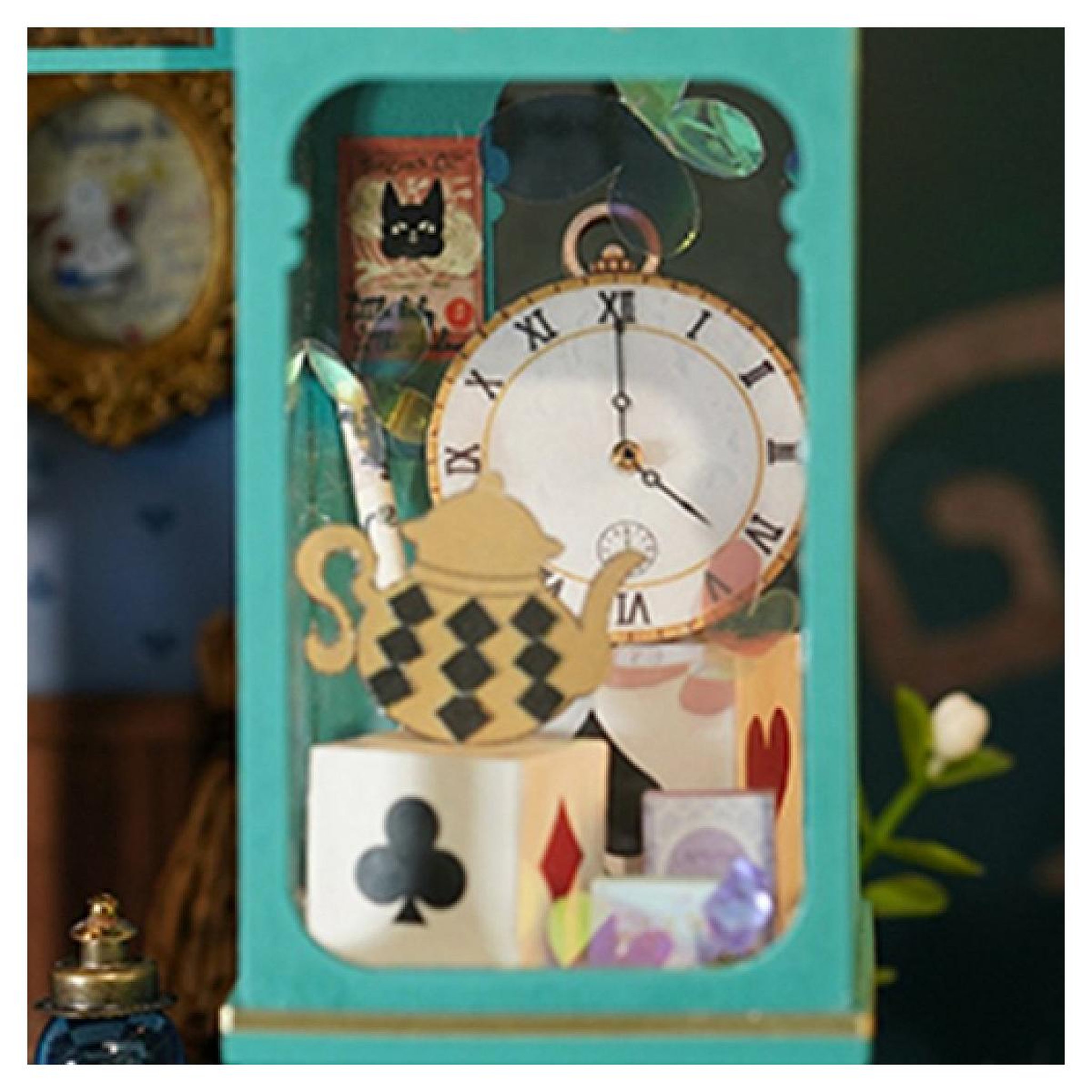 Voir la diapositive 6 : ROBOTIME Maquette Alice's Tea Store