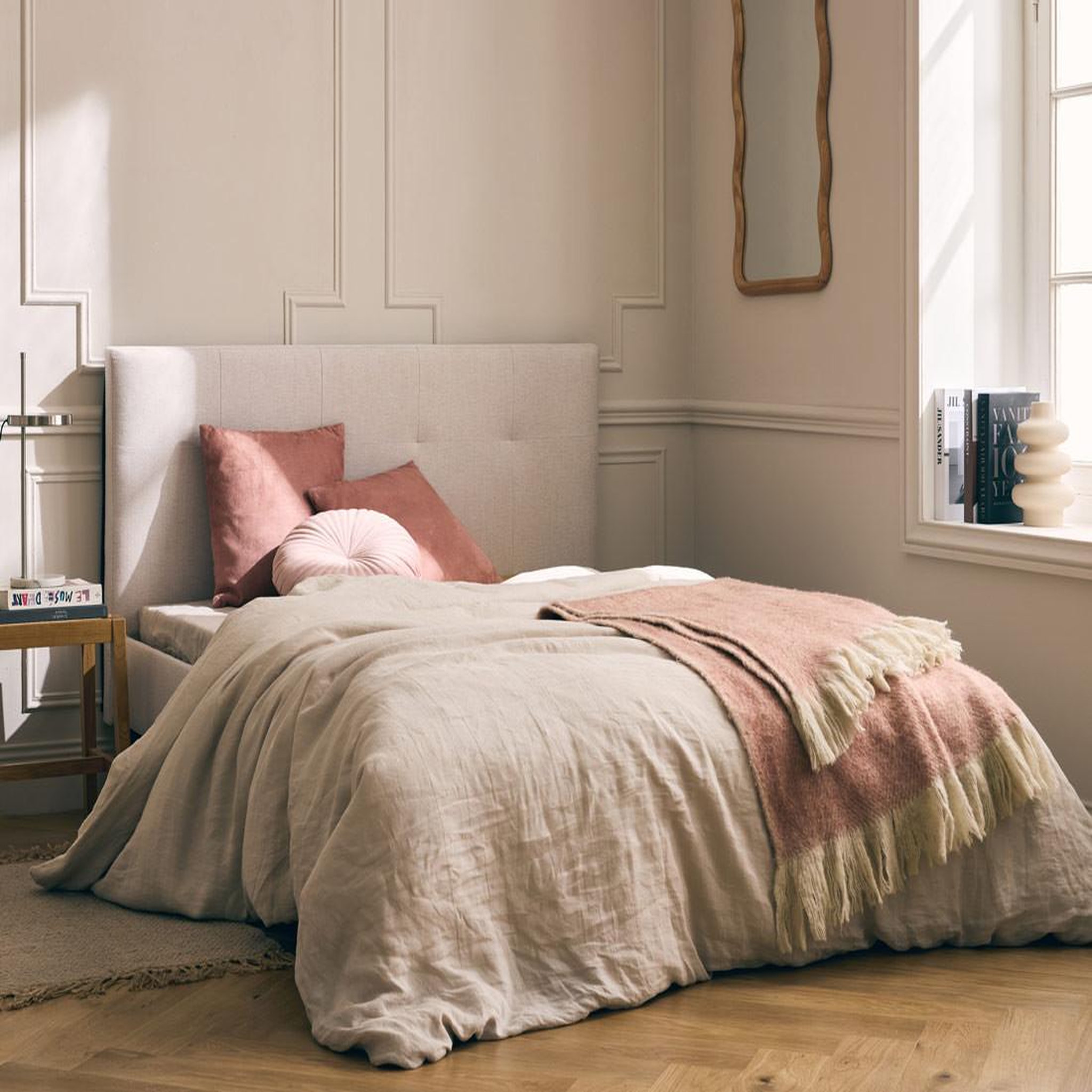 Voir la diapositive 3 : BEST MOBILIER Monet - lit - 160x200 - sommier inclus - en tissu
