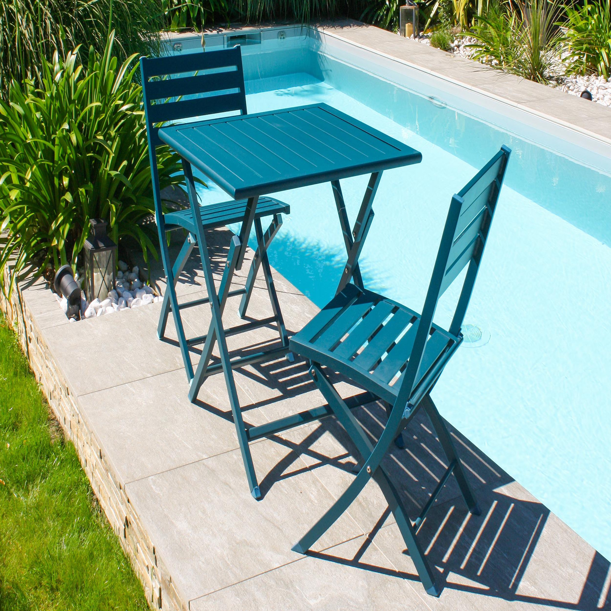 Voir la diapositive 6 : DCB GARDEN Ensemble repas de jardin carré en aluminium  (2 places)