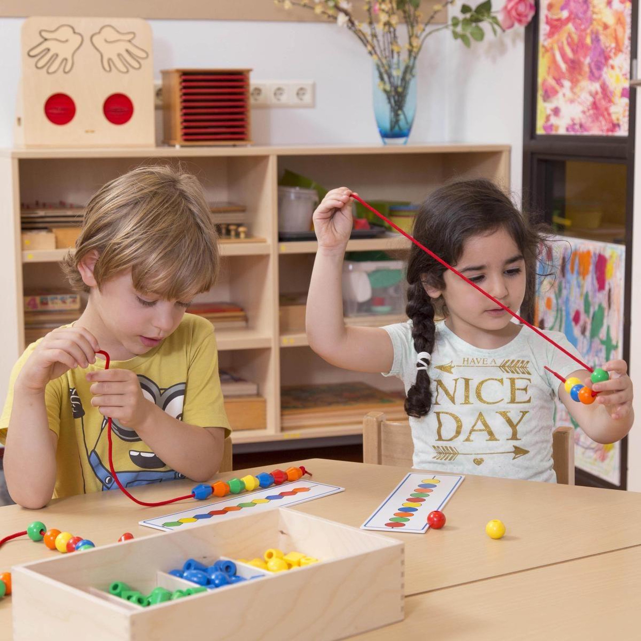 Voir la diapositive 4 : EDUCO Enfiler des perles maxi