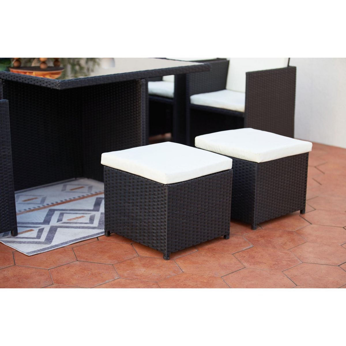 CONCEPT USINE Table et chaises 12 places encastrables résine noir-blanc MONACO