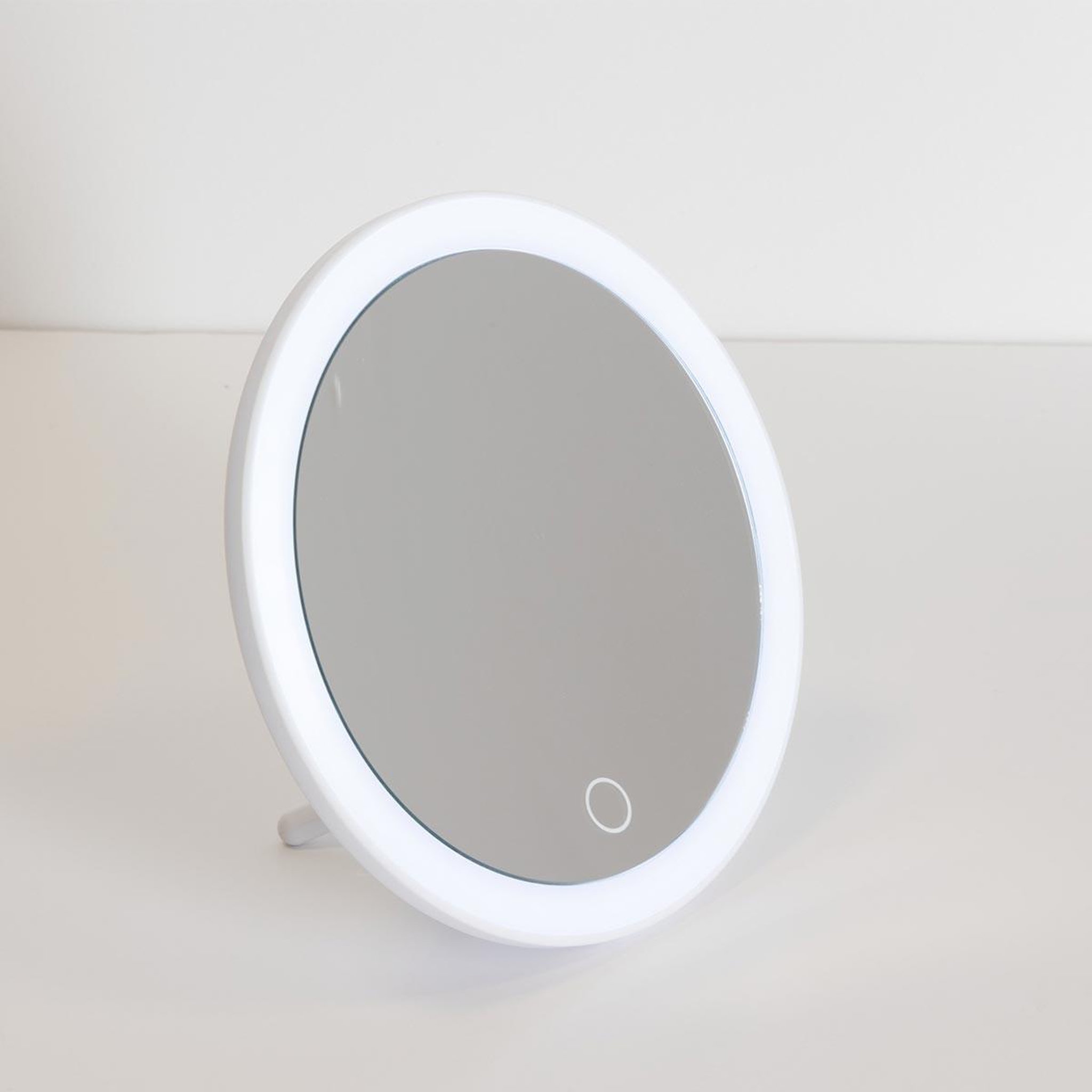 Voir la diapositive 5 : FIVE Miroir à poser pivotant à led  zoom  18cm blanc