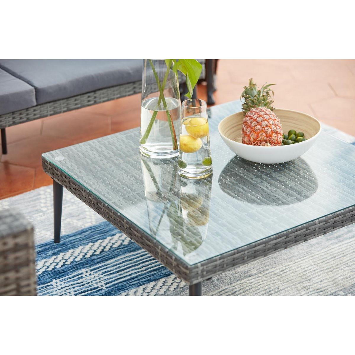 CONCEPT USINE Salon de jardin bas 5 places en résine tressée gris TEFARI