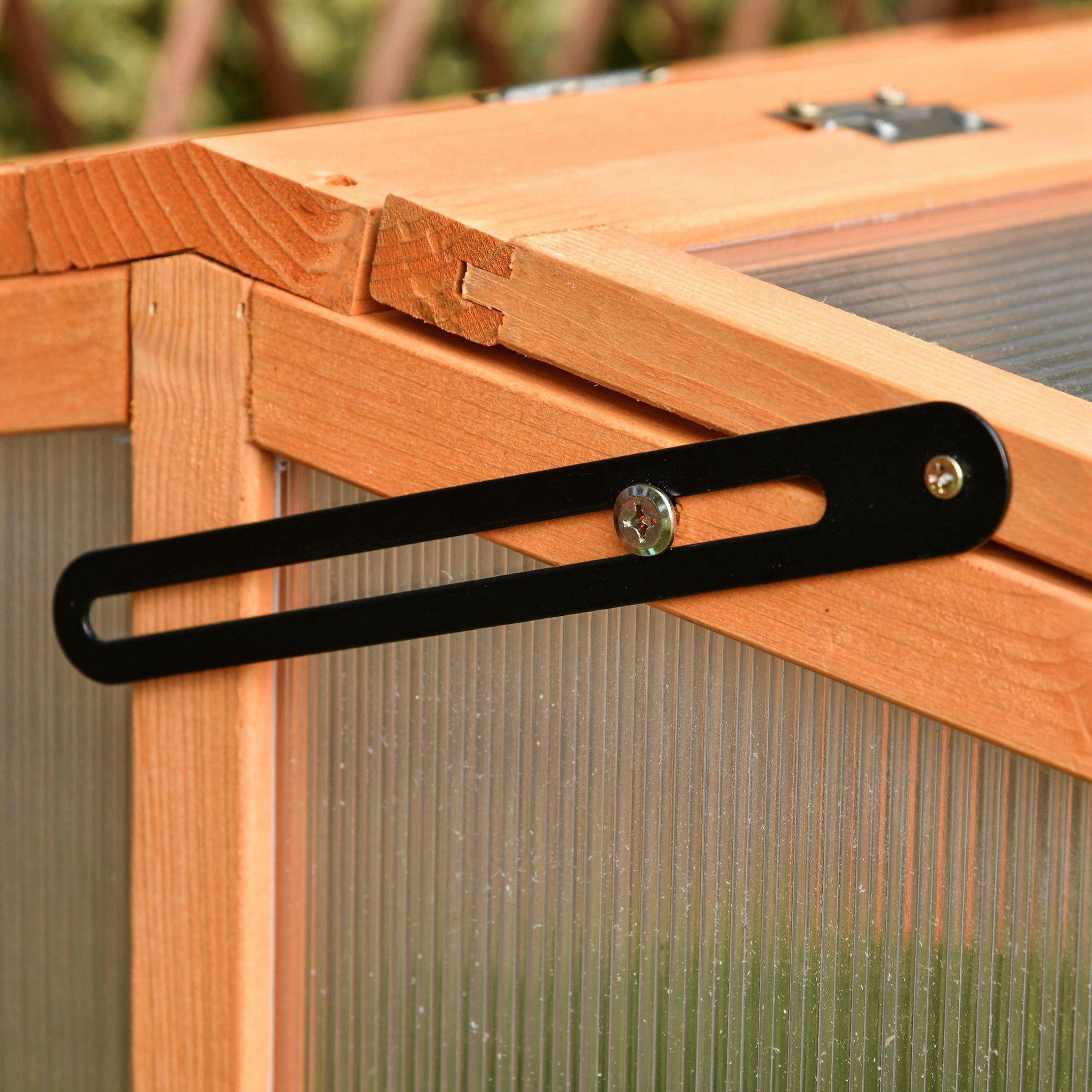 Voir la diapositive 5 : OUTSUNNY Mini serre de jardin serre à tomates dim. 90L x 80l x 58H cm toits ouvrables panneaux de polycarbonate bois sapin pré-huilé