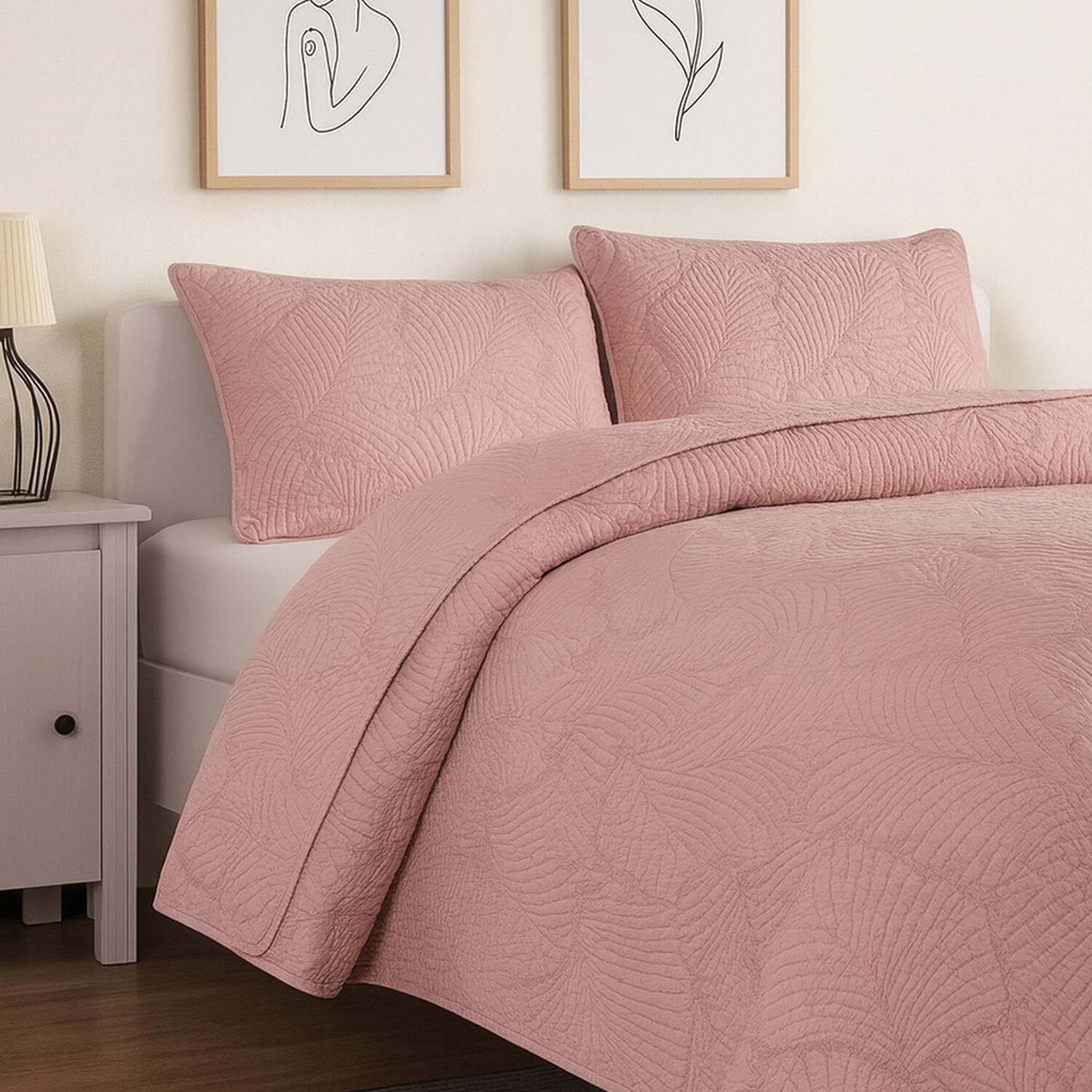 Voir la diapositive 2 : Les Ateliers du Linge Boutis brode 100%polyester filoa
