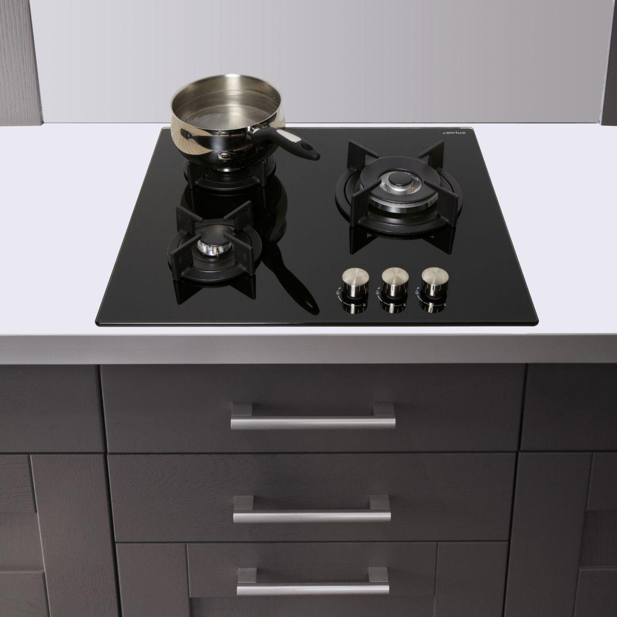 Voir la diapositive 2 : Airlux Table de cuisson gaz 60cm 3 feux 6150w noir - av635hbk
