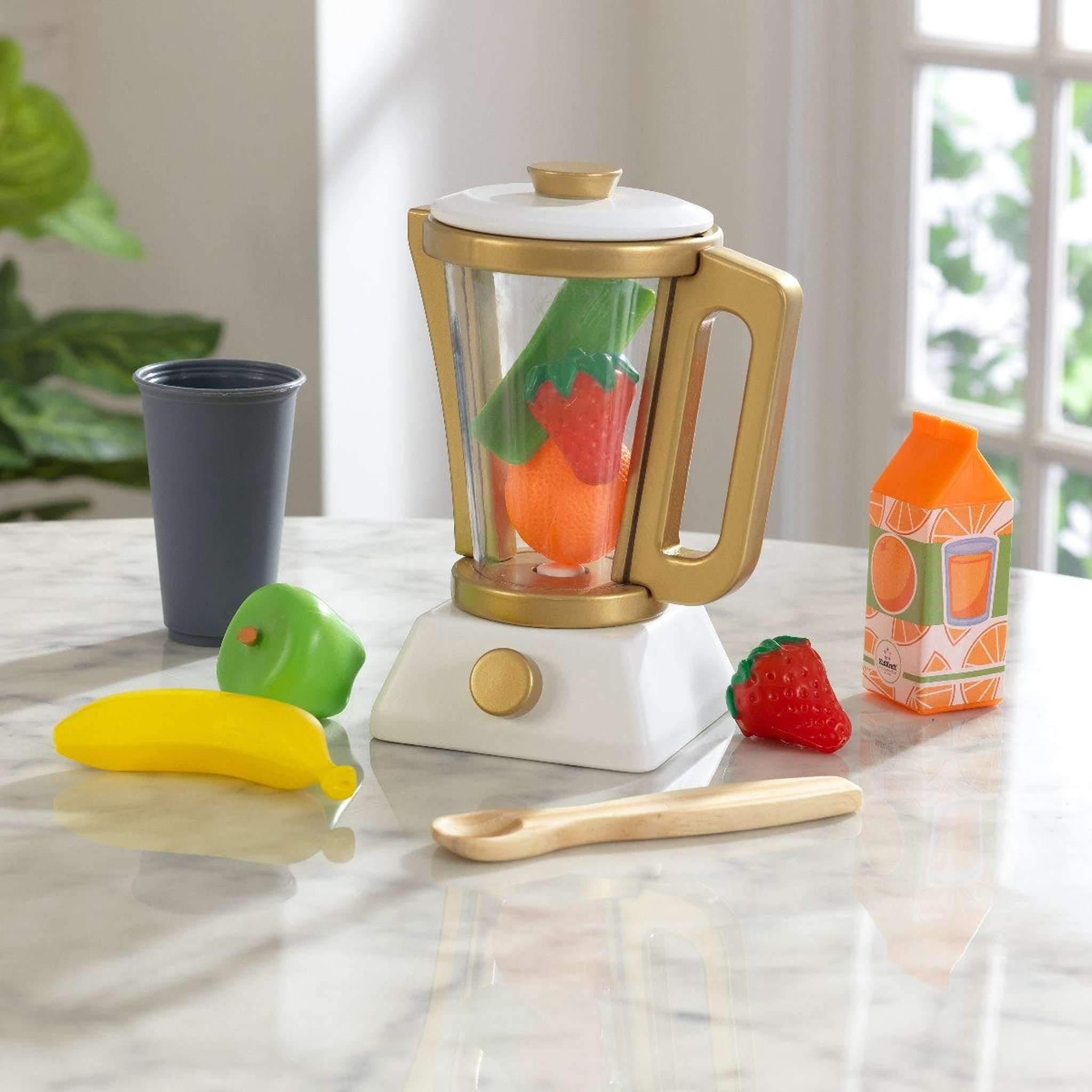 Voir la diapositive 2 : Kidkraft Ensemble dinette smoothie avec blender doré + accessoires