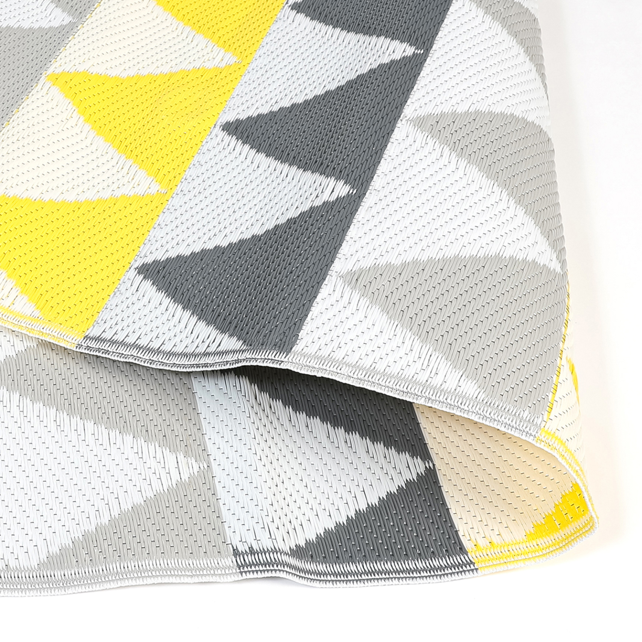 Voir la diapositive 4 : ID MARKET Tapis extérieur sari triangles gris et jaune 270 x 370 cm
