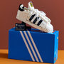 Voir la diapositive 6 : LEGO Icons 10282 Ensemble chaussure adidas Originals Superstar