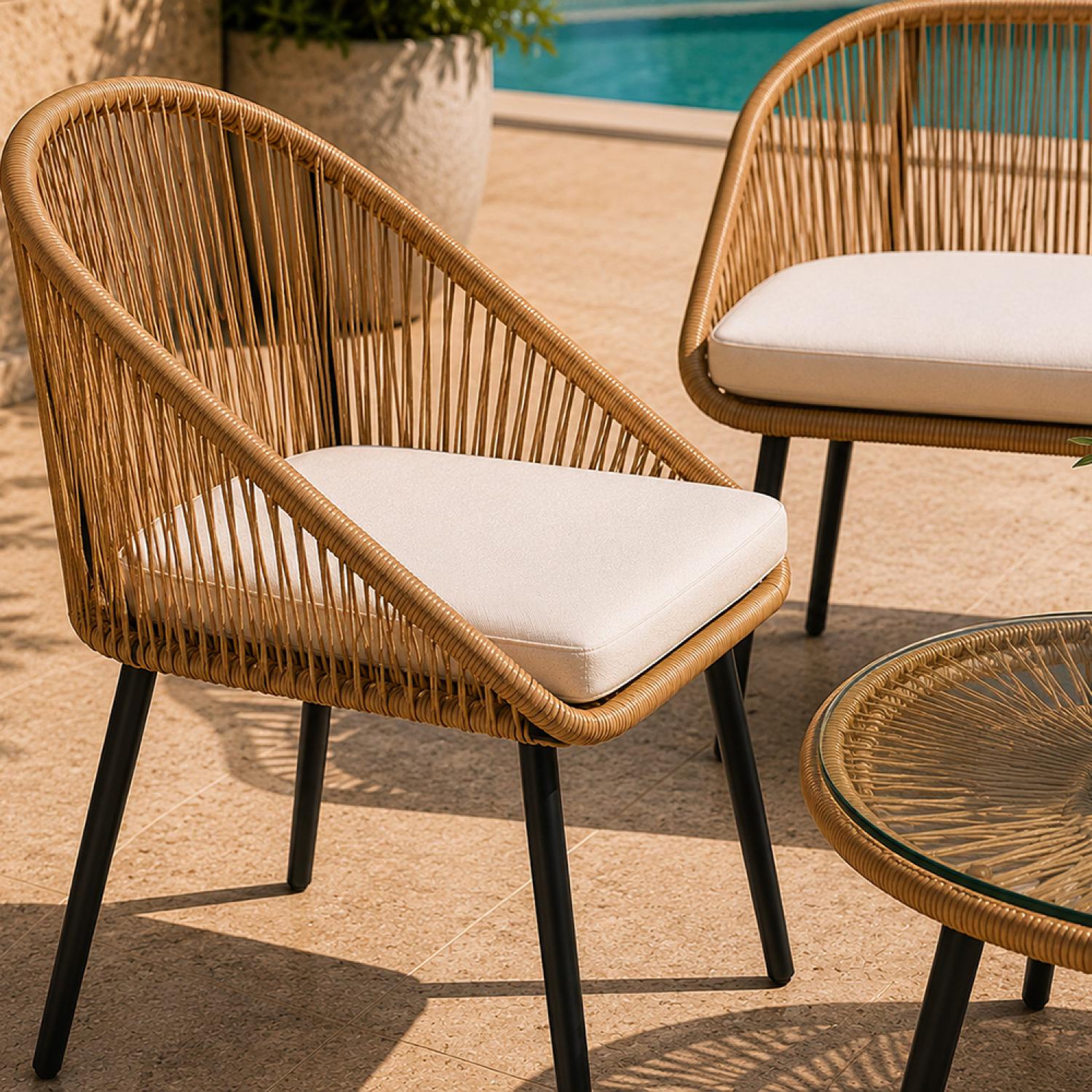 Voir la diapositive 6 : CONCEPT USINE Salon de jardin 4 places avec table basse effet rotin naturel ravello