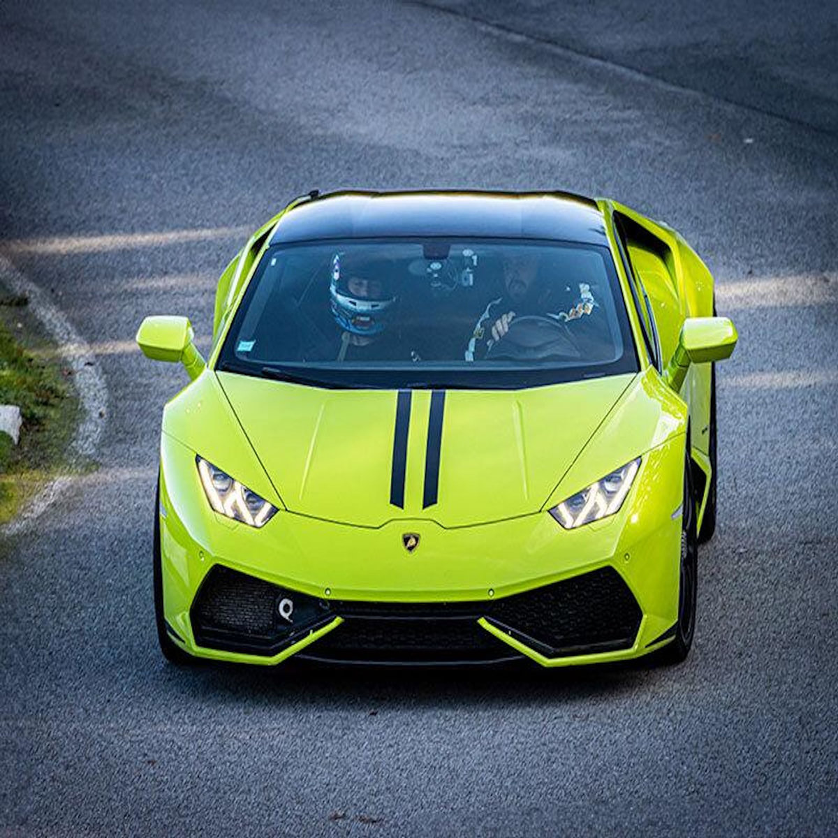 Smartbox Stage de pilotage multivolant : 2 tours en Lamborghini Huracán et 2 tours en Ferrari F8 sur le circuit de La Ferté-Gaucher - Coffret Cadeau Sport & Aventure