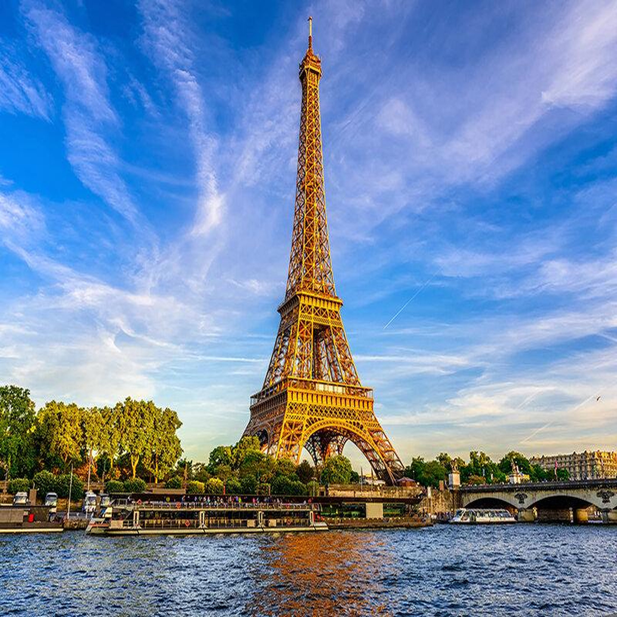Voir la diapositive 4 : Smartbox 2h de balade en bateau bus avec coupe de champagne pour 2 à paris - coffret cadeau sport & aventure