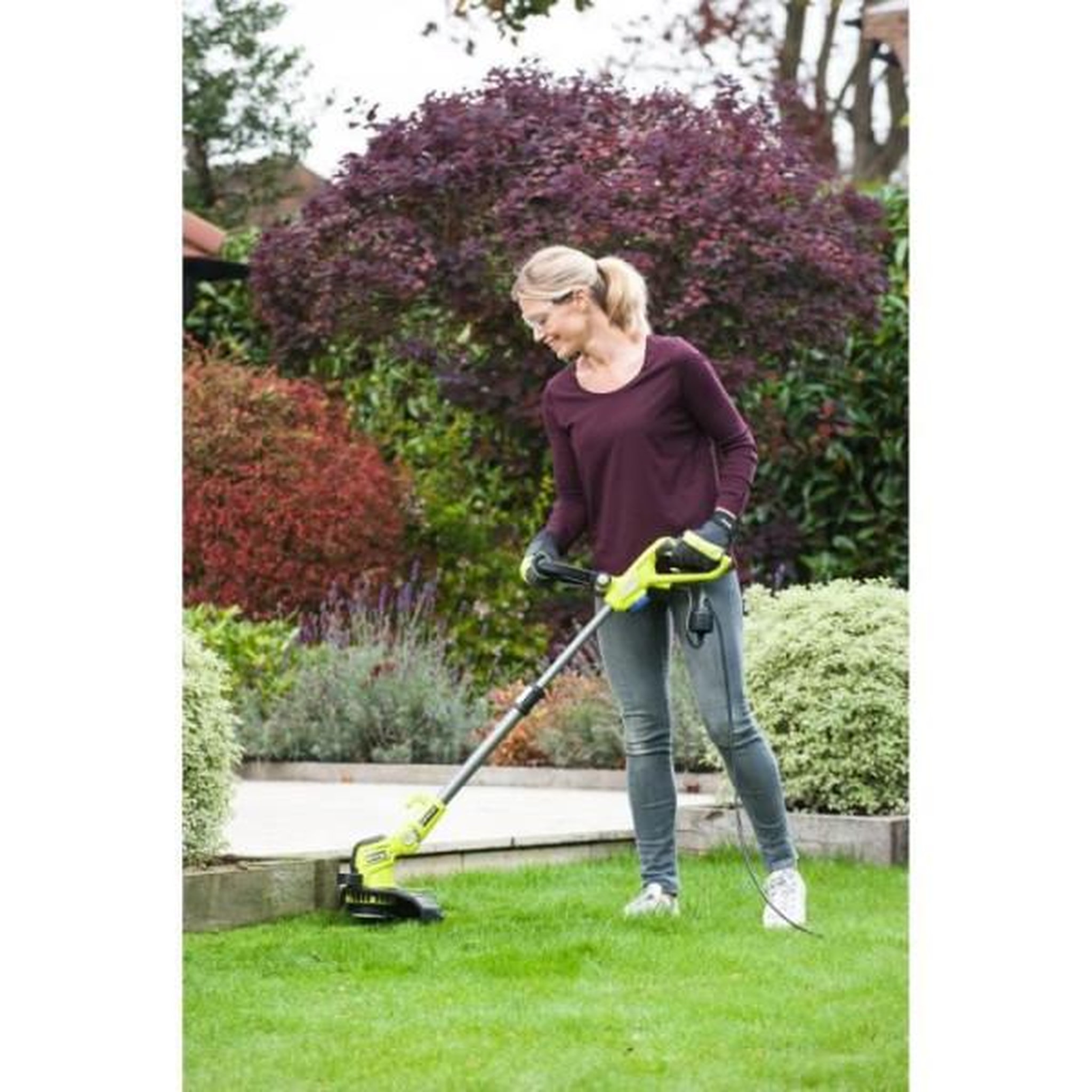 Voir la diapositive 4 : Ryobi Coupe-bordures électrique 600W RYOBI RLT6130 - Diametre de coupe 30 cm