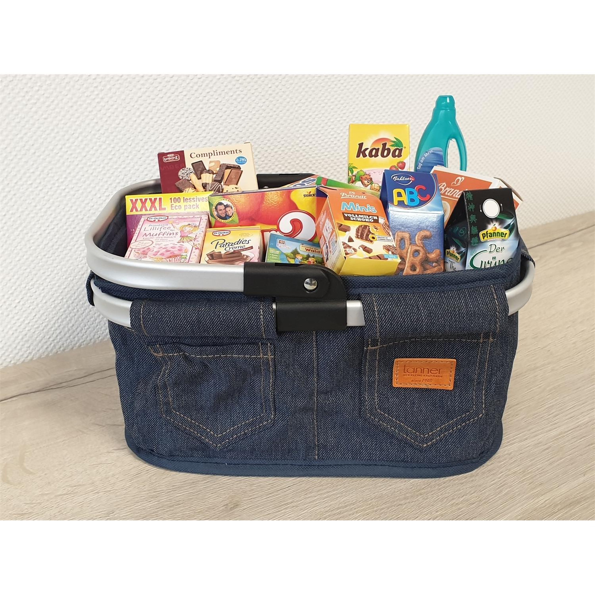 Voir la diapositive 4 : TANNER Chariot avec panier en jeans et 40 miniatures