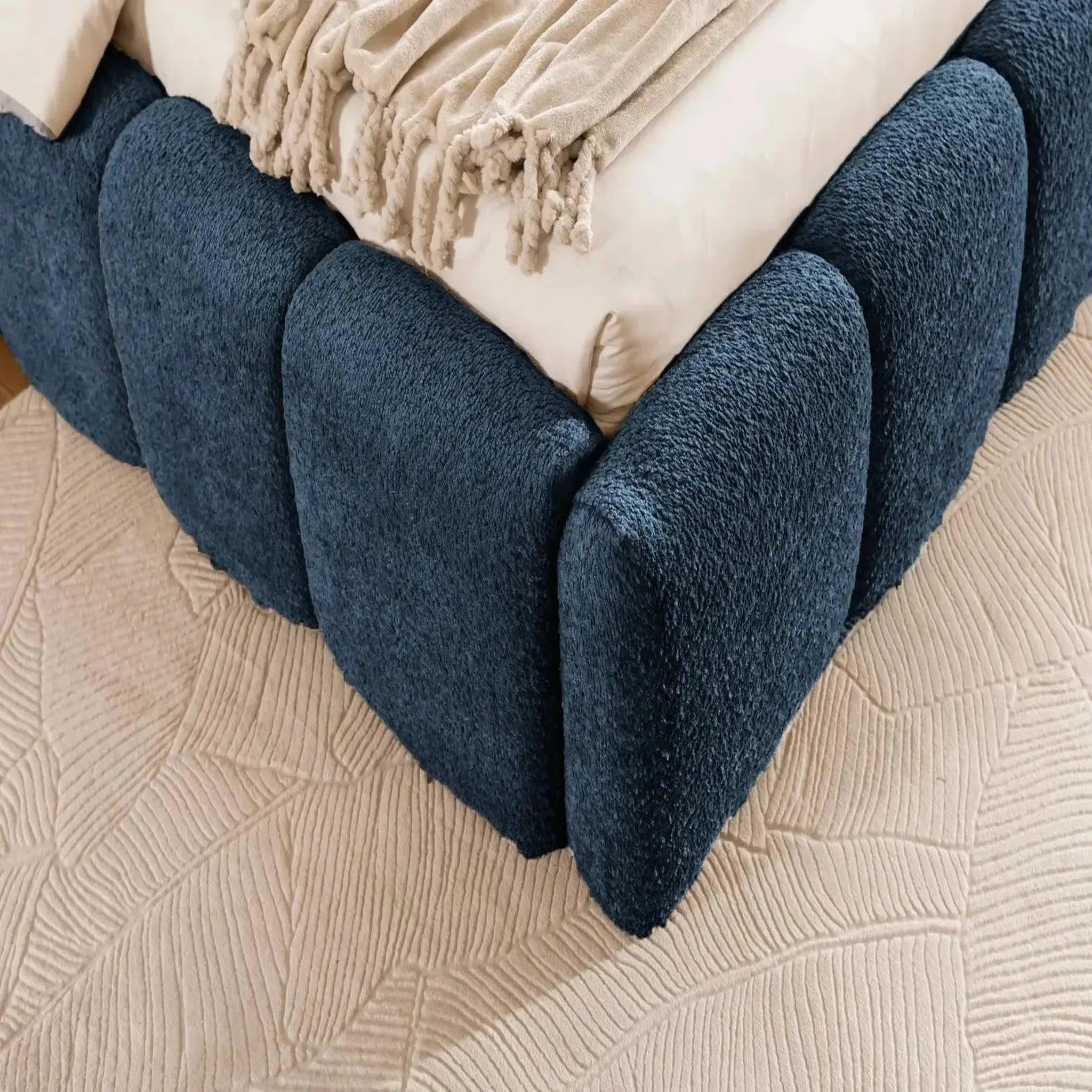 Voir la diapositive 5 : CASANOVA PARIS ELISE - Lit coffre tissu bouclette