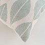 Voir la diapositive 3 : Paris Prix Coussin Imprimé Métallisé  Maho  30x50cm Vert Sauge