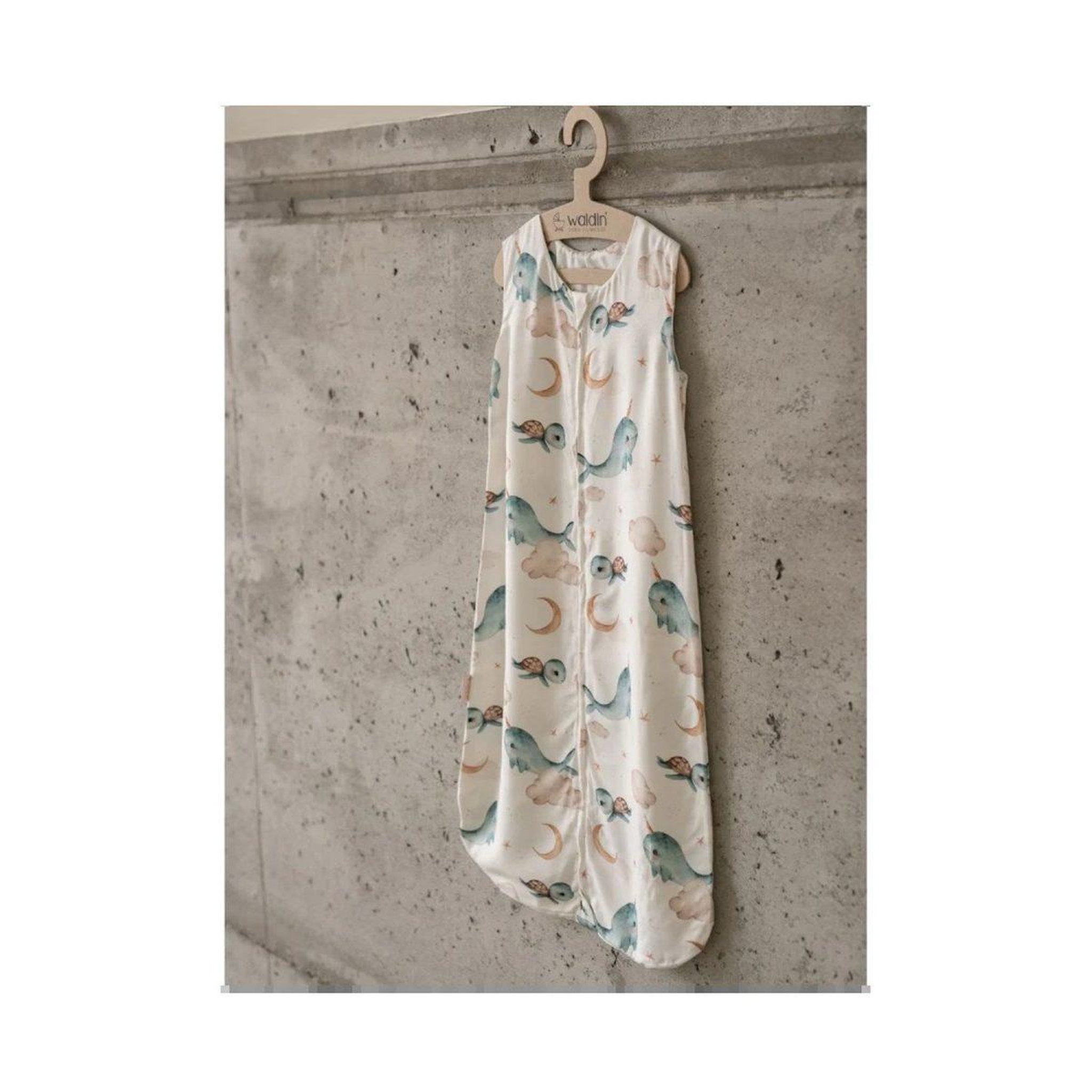 Voir la diapositive 3 : WALDIN Gigoteuse en bambou 40 × 64 cm 0,5 TOG - taille S - motif baleine, blanc