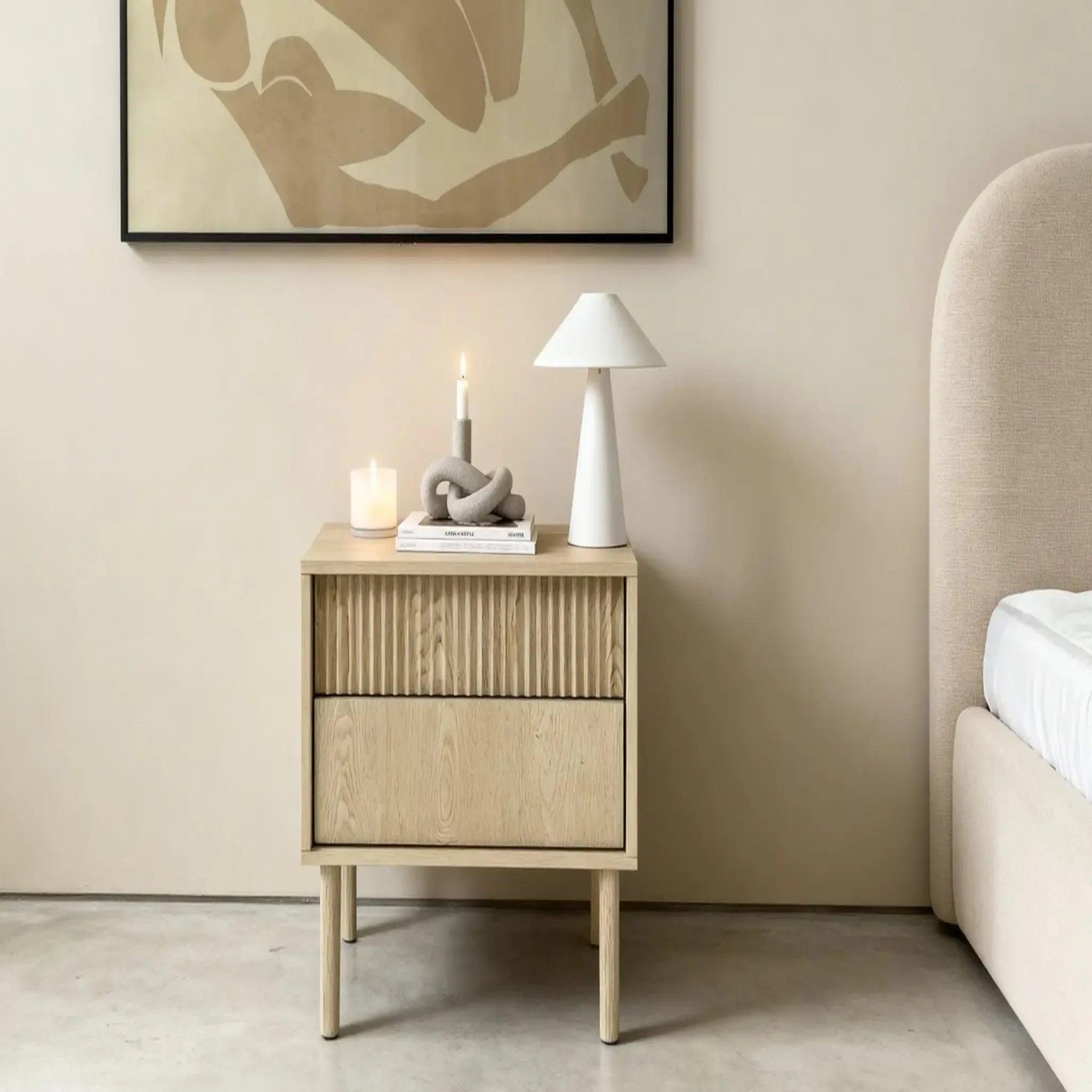 Voir la diapositive 4 : CASANOVA PARIS LORELLA - Table de chevet 53cm en chêne cremona - Chêne clair
