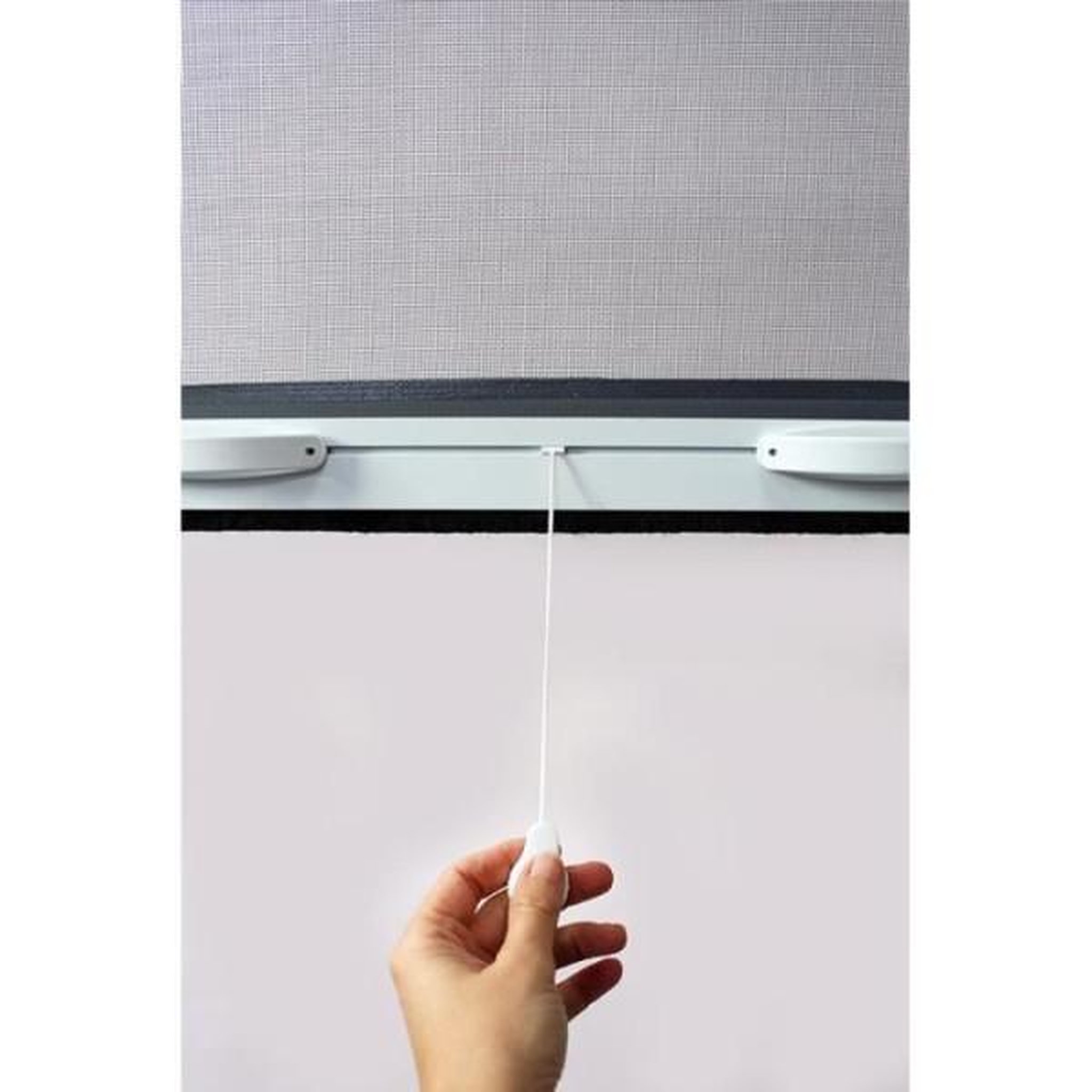 Voir la diapositive 2 : STOR INSECT Moustiquaire de fenetre l125 x h145 cm en aluminium laqué blanc - recoupable en largeur et hauteur.