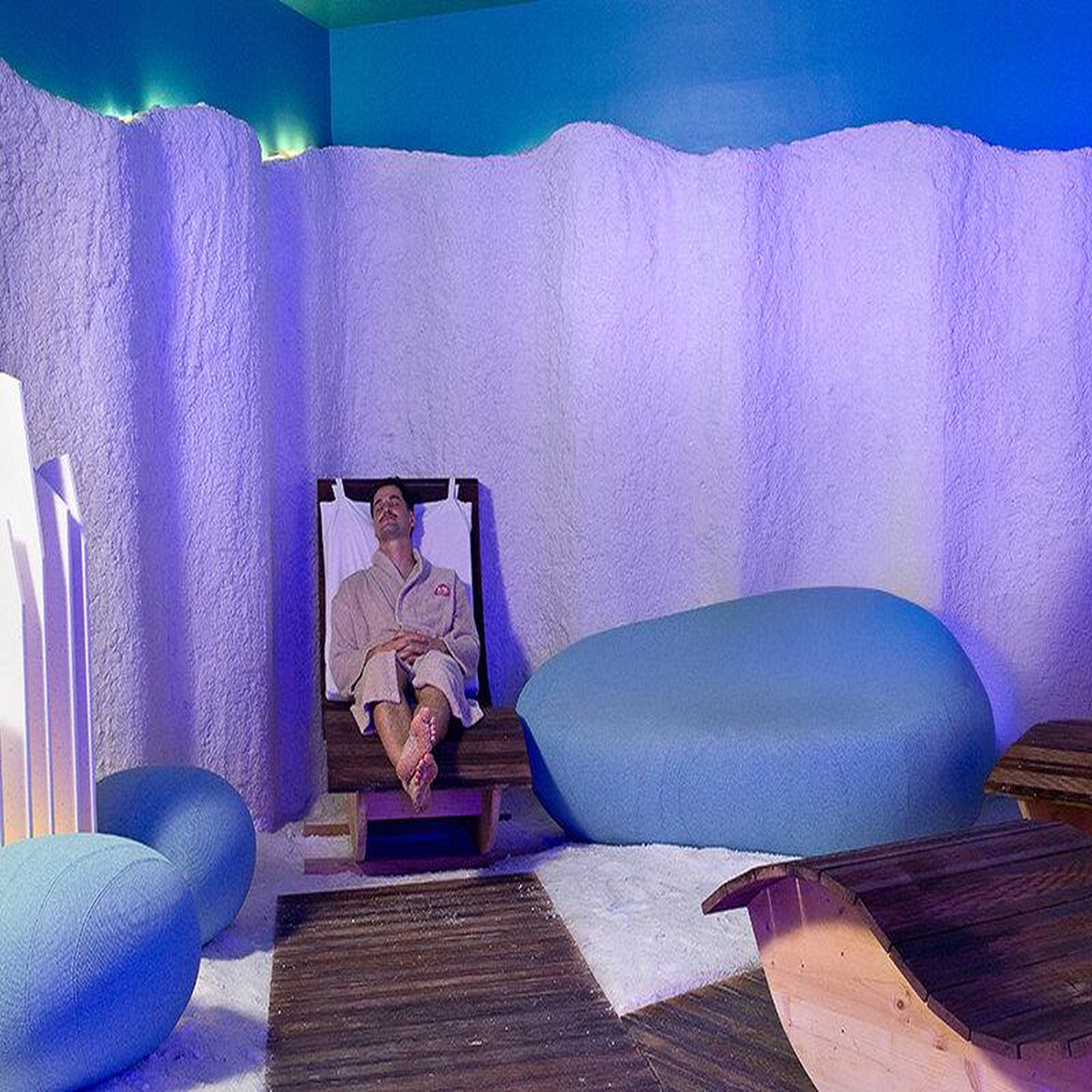 Voir la diapositive 2 : Smartbox Pause bien-être de 3h dans un spa thermal avec espace thermoludique et 3 soins près de dax - coffret cadeau bien-être