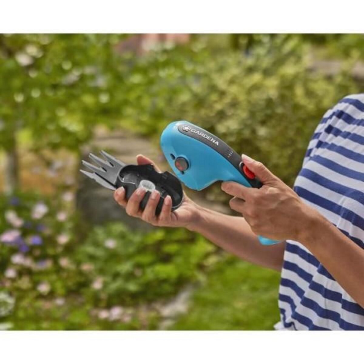 Gardena Cisaille a gazon ClassicCut Li - GARDENA - Manche télescopique - Roues - 3,6V/2,5 Ah