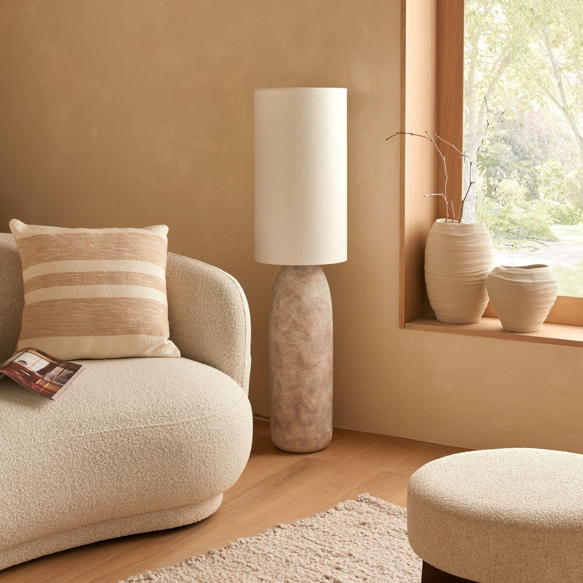 Voir la diapositive 2 : ATMOSPHERA Lampadaire cylindrique effet travertin erin - gris