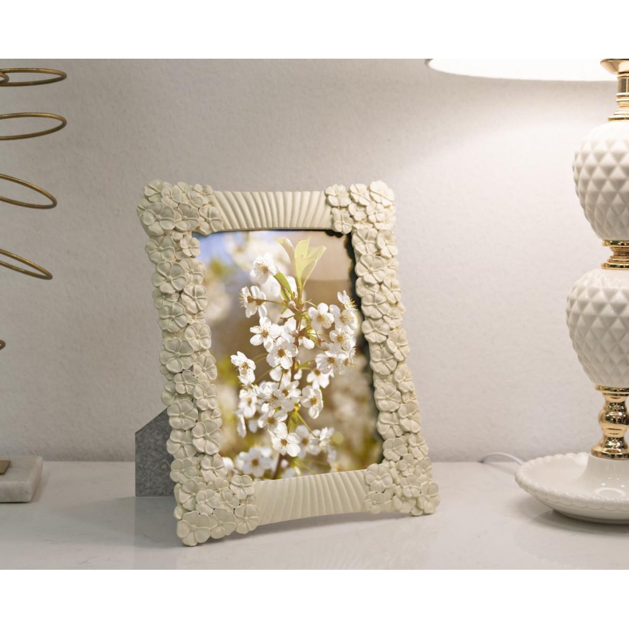 Voir la diapositive 5 : Paris Prix Cadre Photo Déco Fleurs  Cempalk  15x20cm Crème