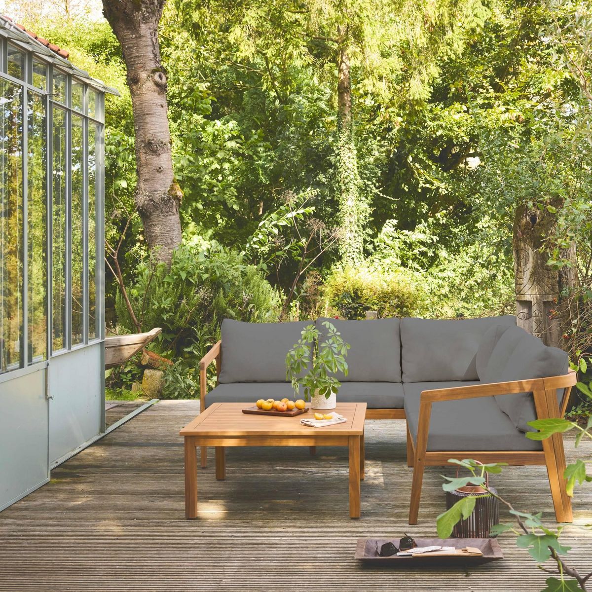 SWEEEK Salon de jardin d'angle en acacia 5 places LOBERIA CORNER, table carrée