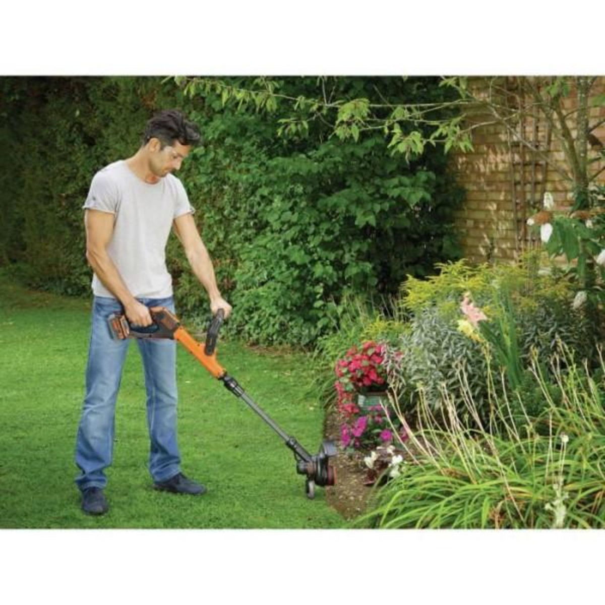Black et Decker Coupe-bordure sans fil BLACK+DECKER STC1840EPC-QW - 18V - 30 cm