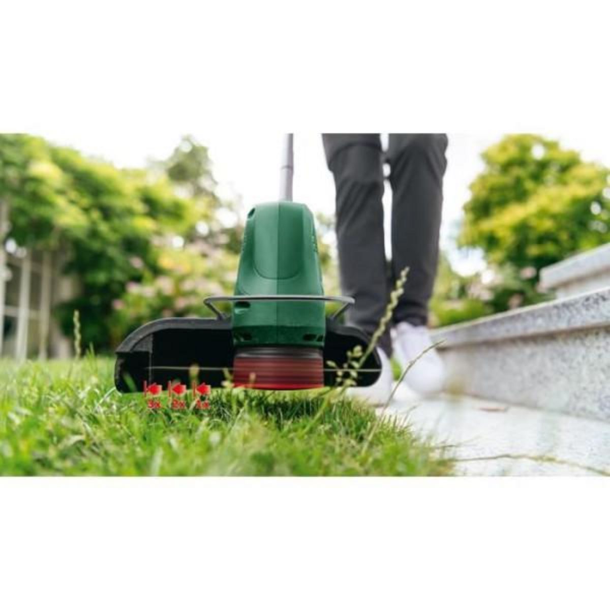 BOSCH Coupe-bordures Bosch - EasyGrassCut 18-230 (Livré avec 1 batterie et 1 chargeur) - PowerForAll
