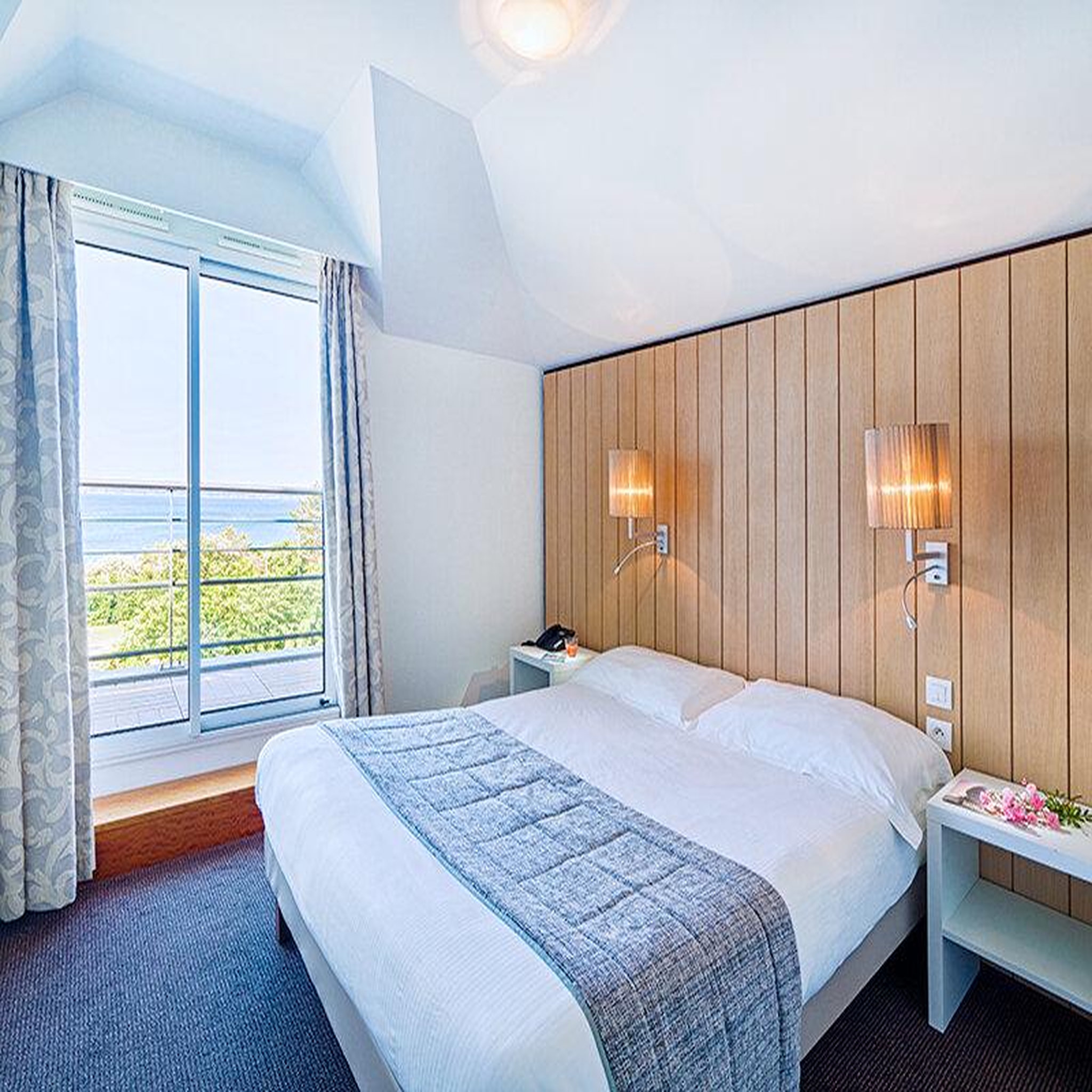 Voir la diapositive 2 : Smartbox Escapade relaxante de 3 jours avec accès à l'espace détente dans un hôtel 4* à concarneau - coffret cadeau séjour