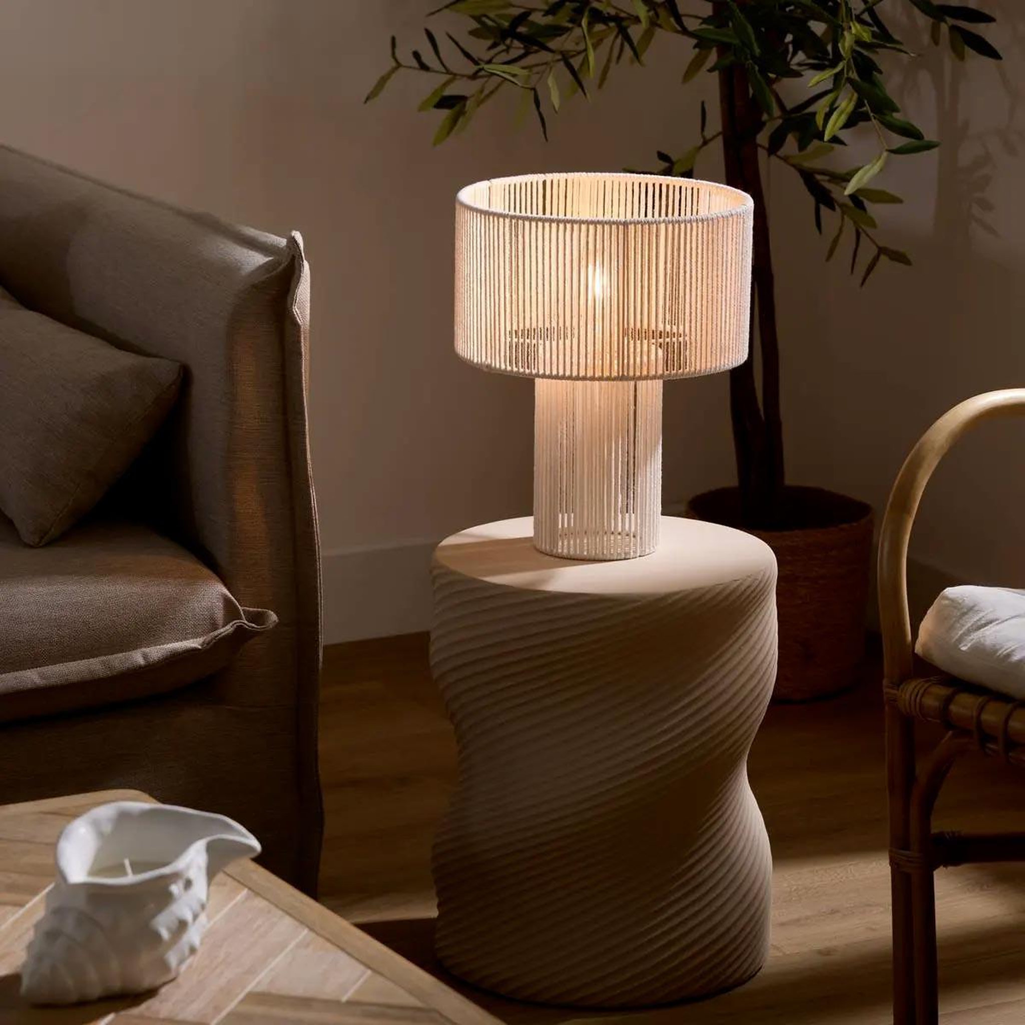 Voir la diapositive 4 : ATMOSPHERA Lampe à poser en métal  miria  34cm blanc