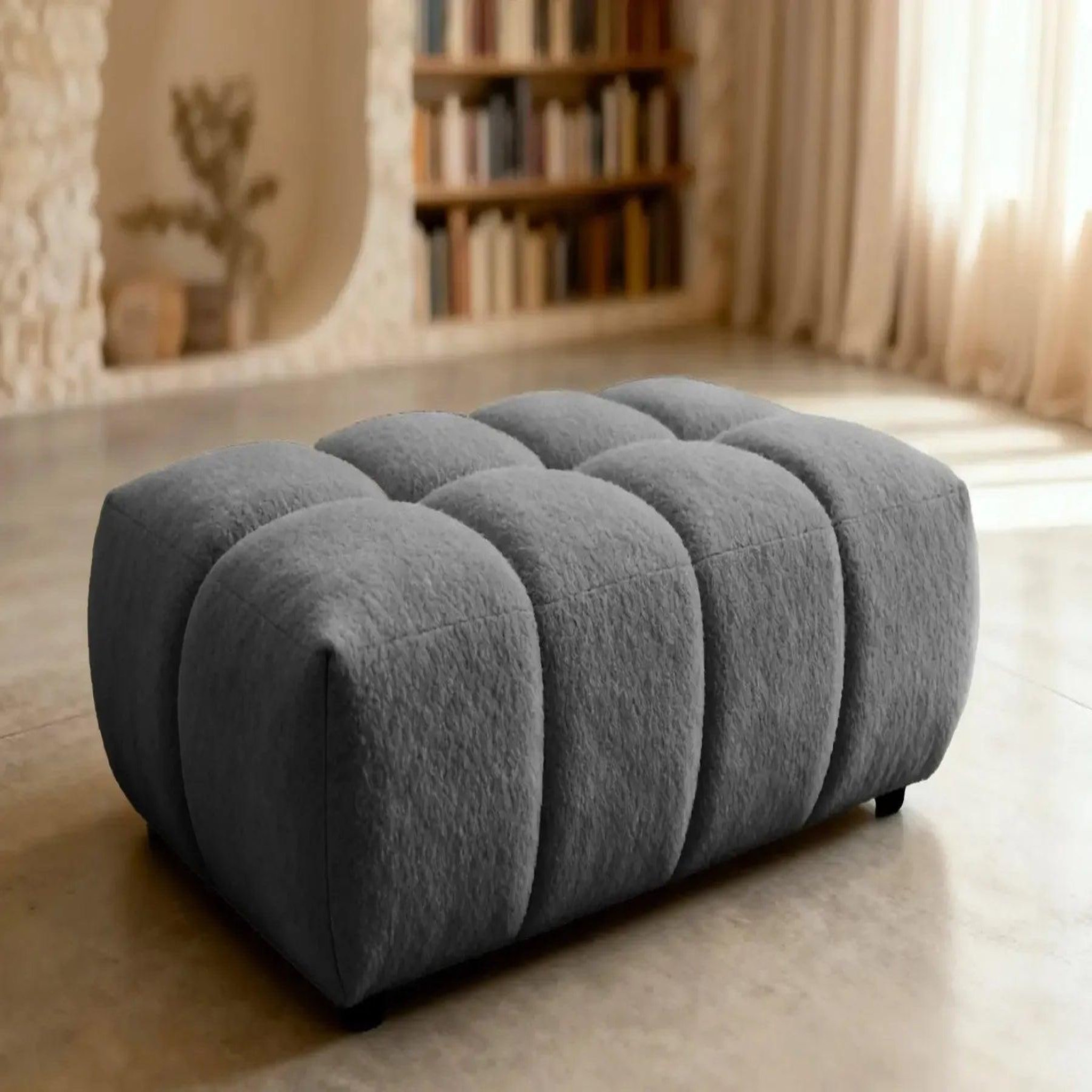 Voir la diapositive 4 : CASANOVA PARIS Alexia - pouf tissu bouclette