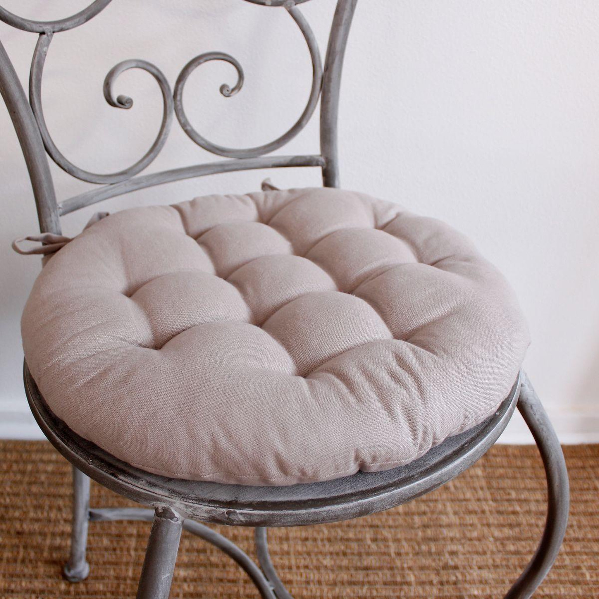 Voir la diapositive 2 : ENJOY HOME Galette de chaise piquée uni  panama  38cm naturel