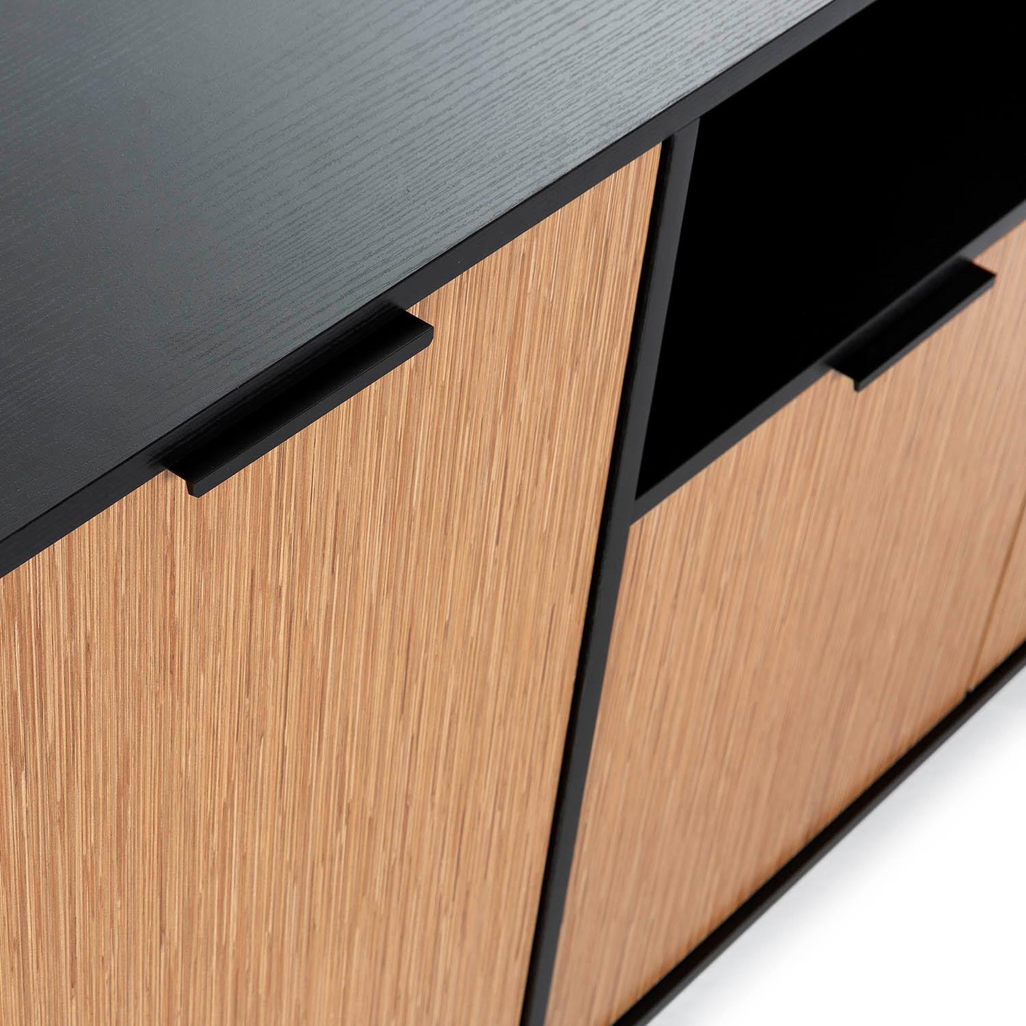 Voir la diapositive 5 : VS VENTA-STOCK Buffet Denis 3 portes 1 trou, couleur Noir/Bois