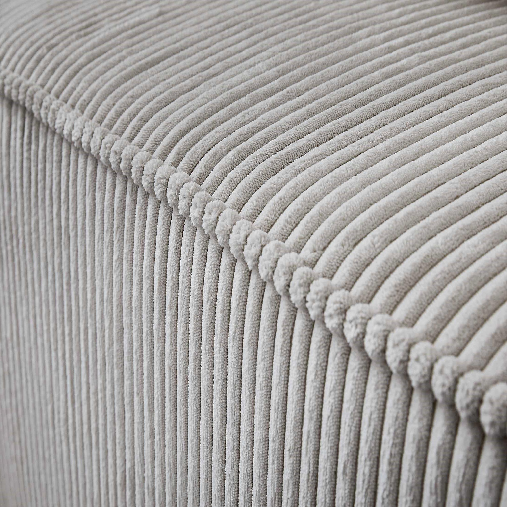 Voir la diapositive 3 : LISA DESIGN Colombine - module d'assise droit - en velours côtelé