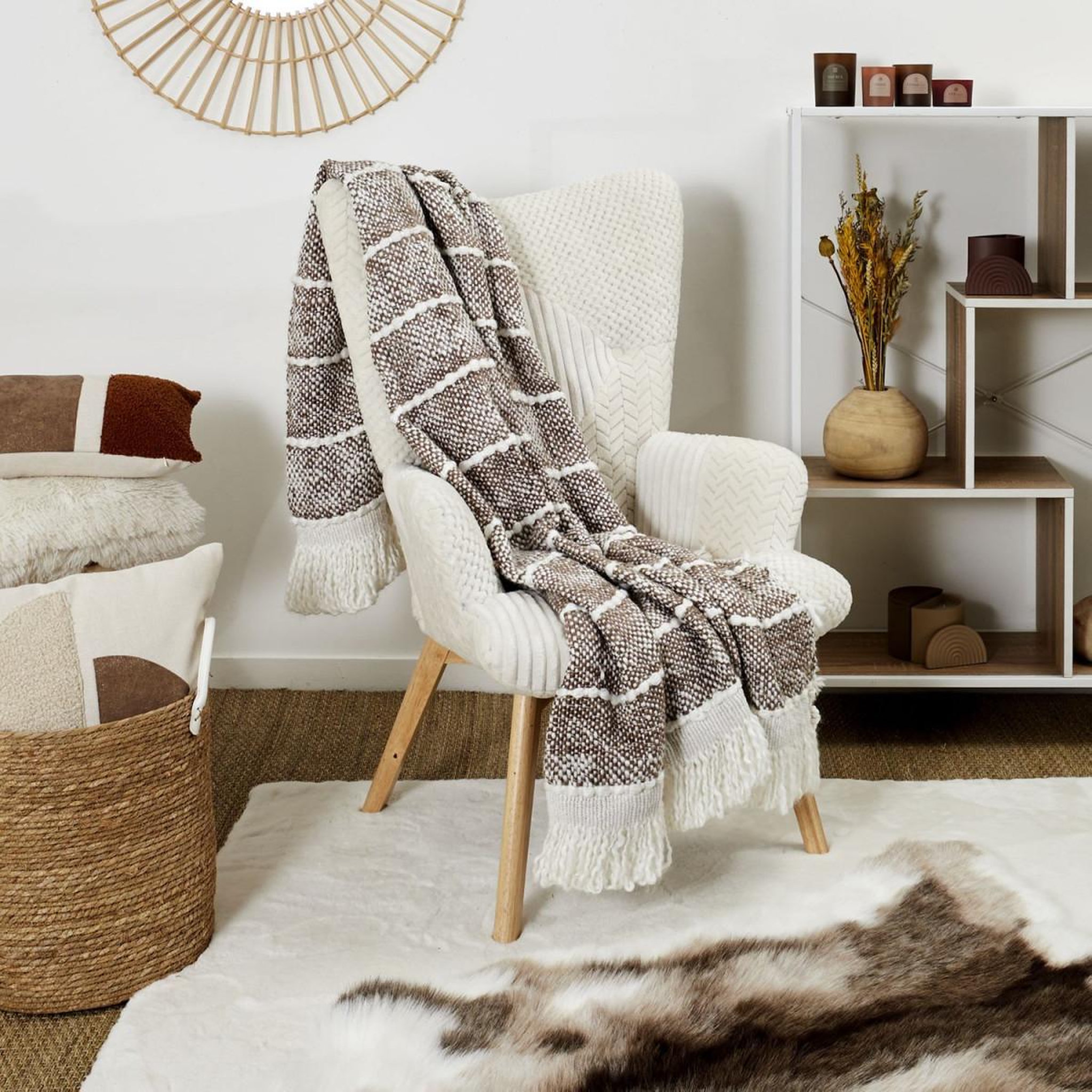 Voir la diapositive 3 : The Home Deco Factory Plaid maille tressée  franges  120x150cm taupe