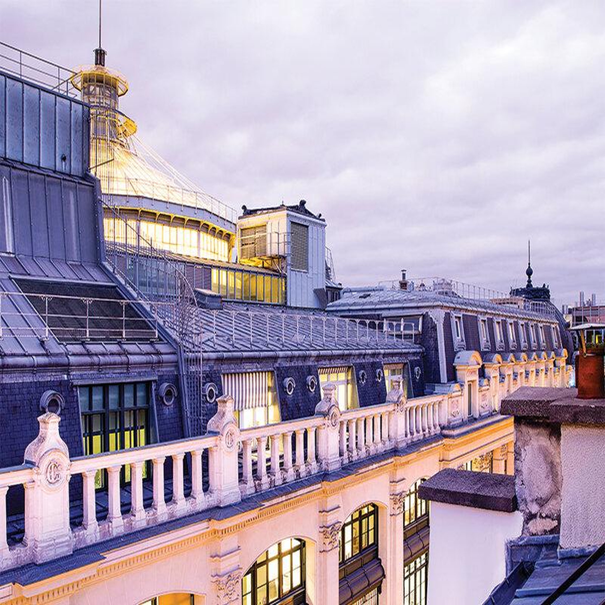 Voir la diapositive 4 : Smartbox 2 jours au centre de paris en boutique-hôtel 4* avec champagne - coffret cadeau séjour