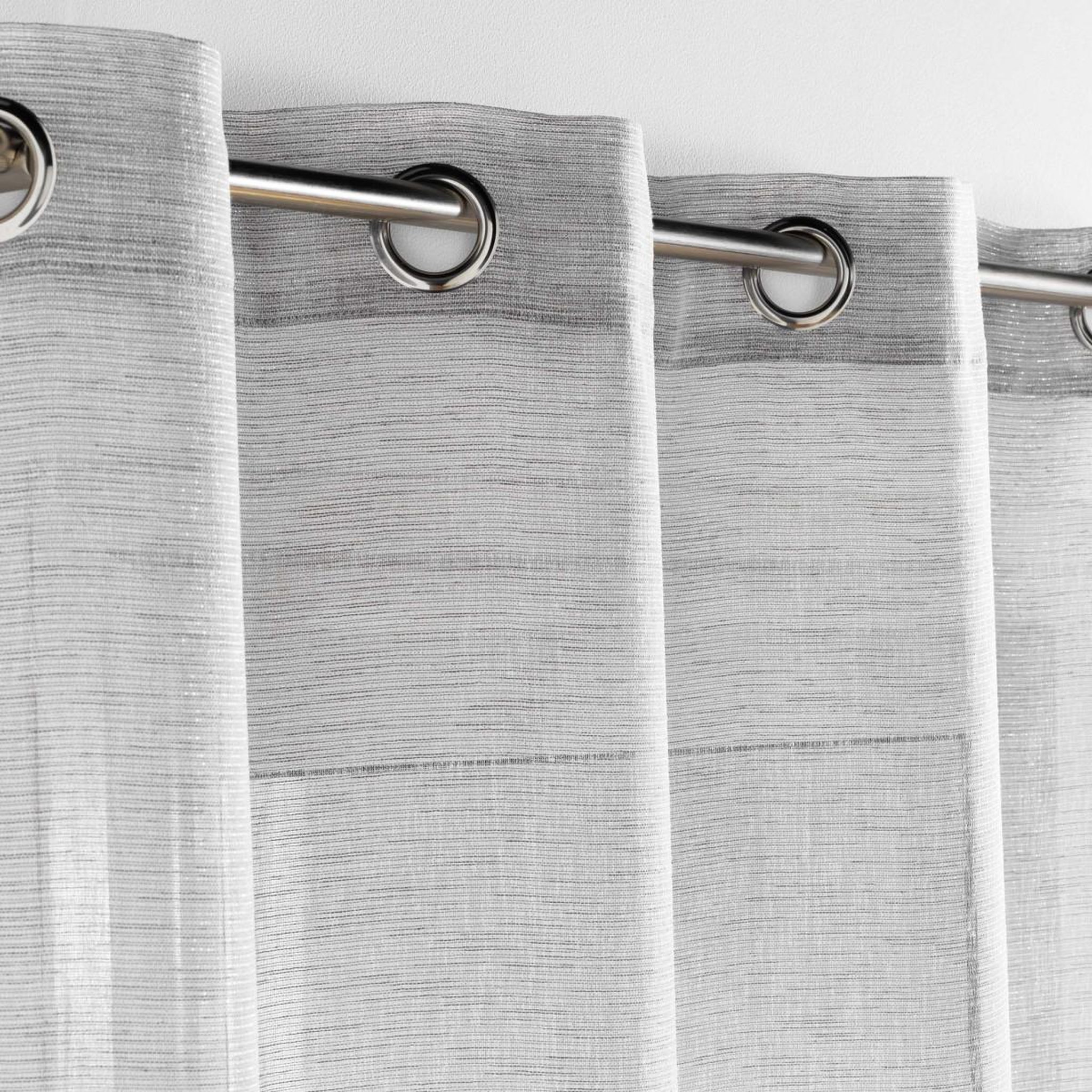 Voir la diapositive 2 : Douceur d'Intérieur Rideau voilages à œillets  sunline  140x240cm gris & argent