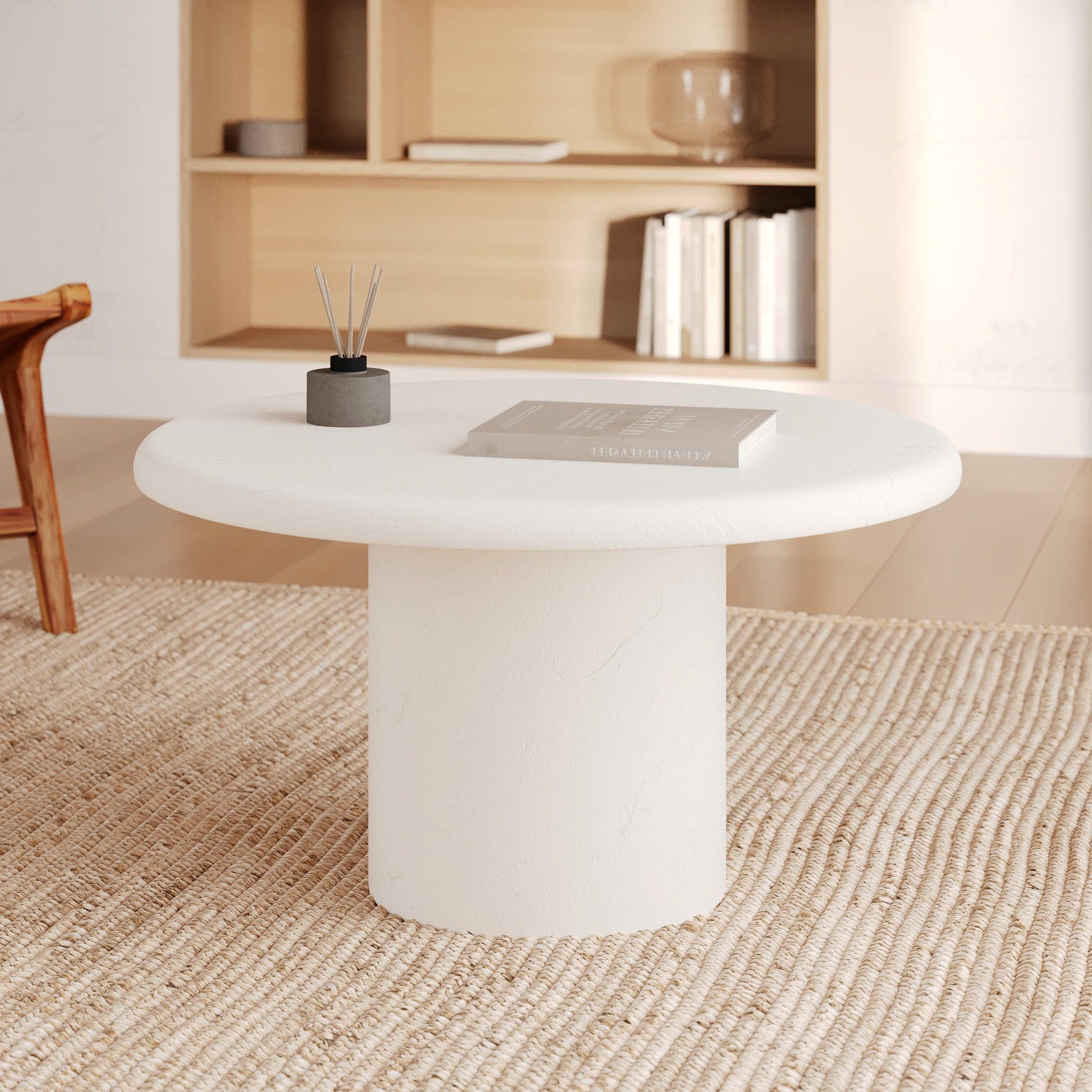 Voir la diapositive 2 : MAISON PAVANE Table basse ronde en béton blanc cassé-lulli