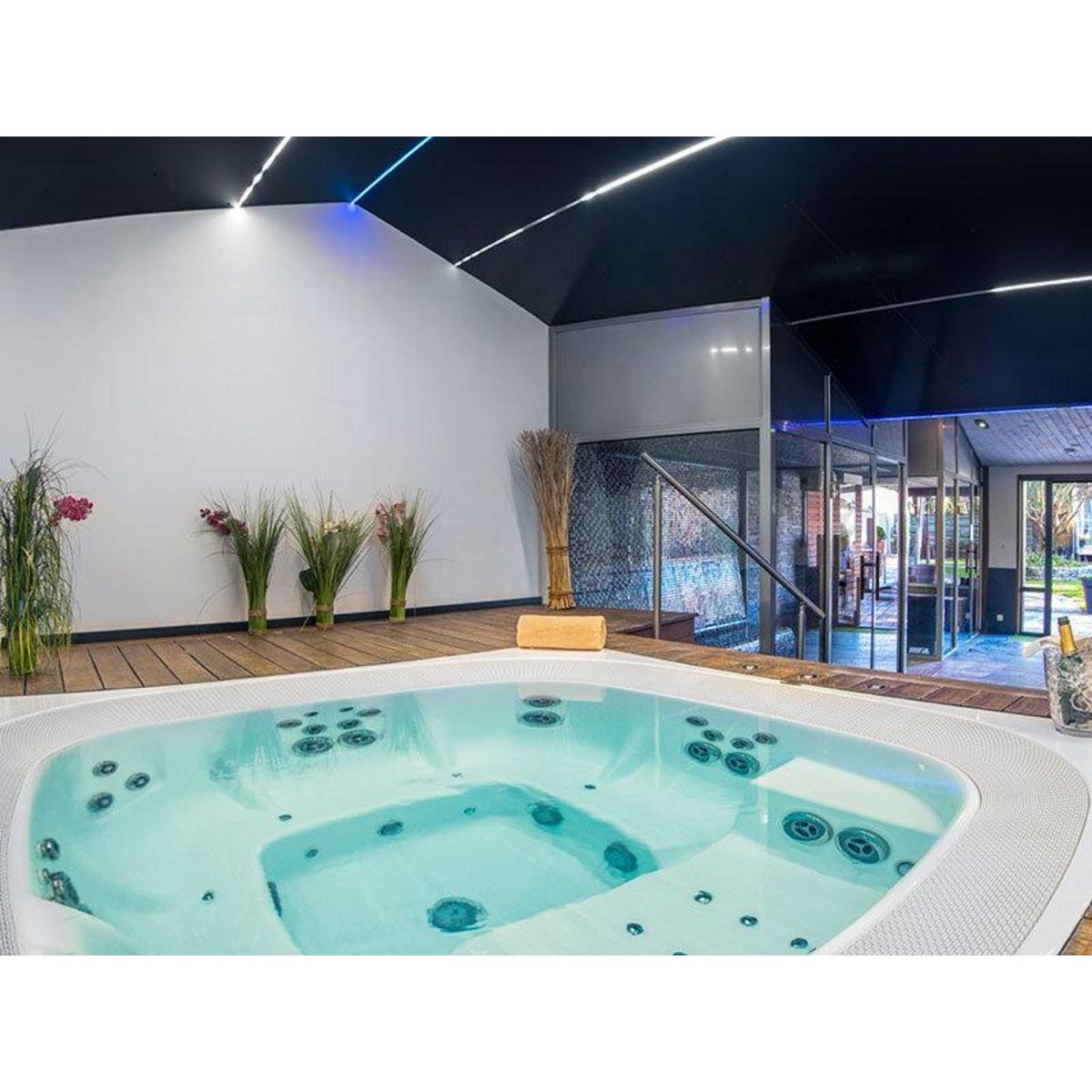 Smartbox 2 jours avec dîner, accès au spa et séance de fauteuil massant dans un hôtel 4* sur l'Île de Ré - Coffret Cadeau Séjour