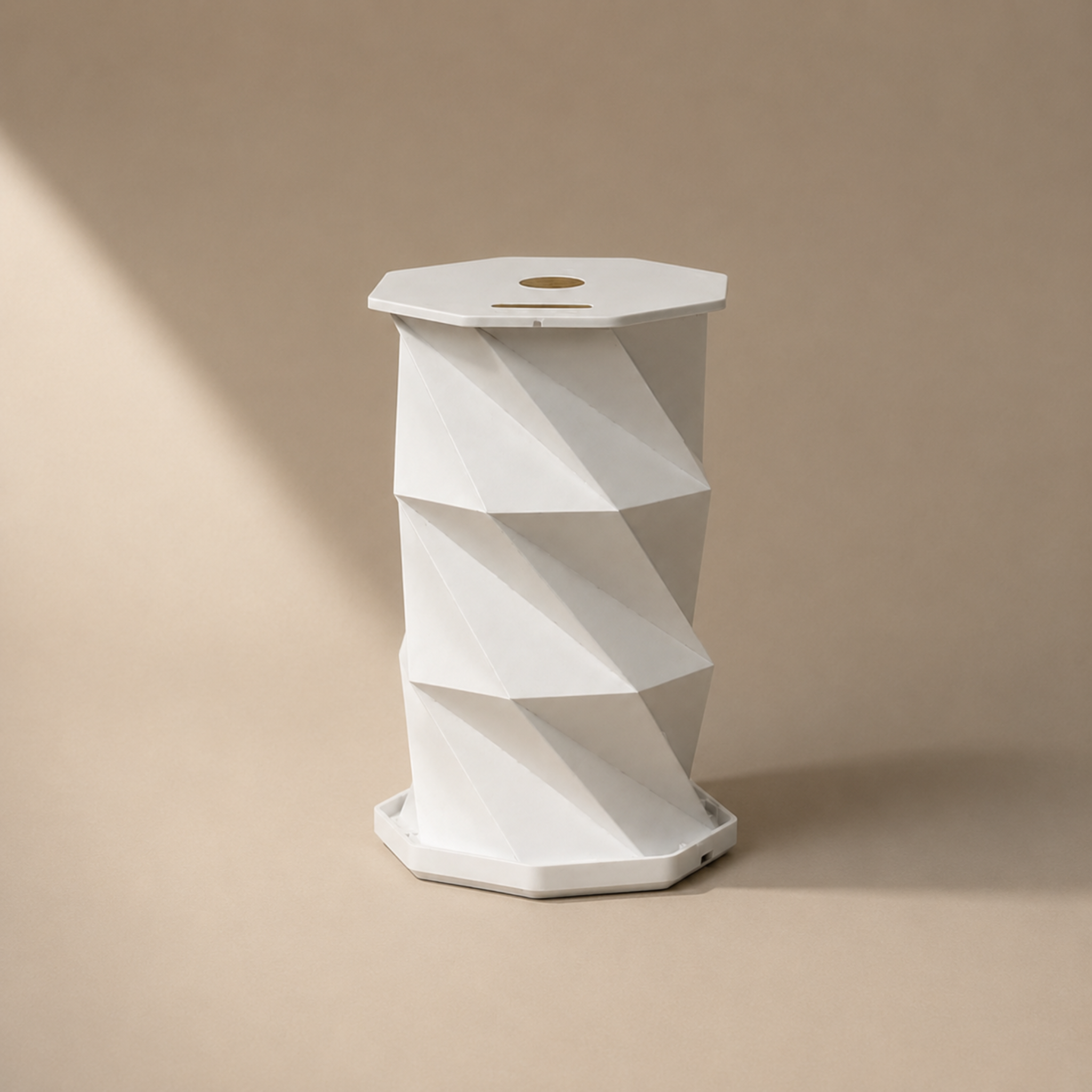 Voir la diapositive 2 : MAISON PAVANE Lampe à poser en papier blanc-kami
